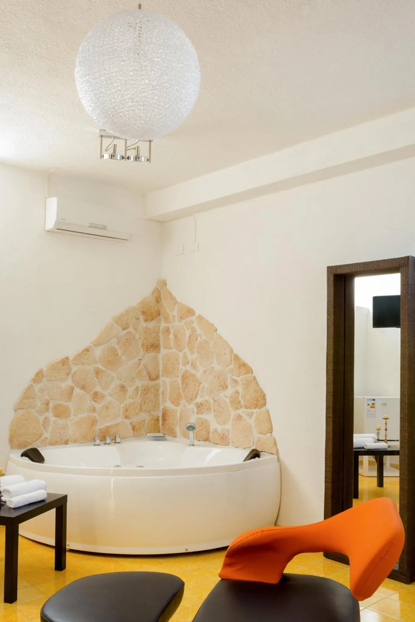 Bathroom, Bed in Villa Araucaria