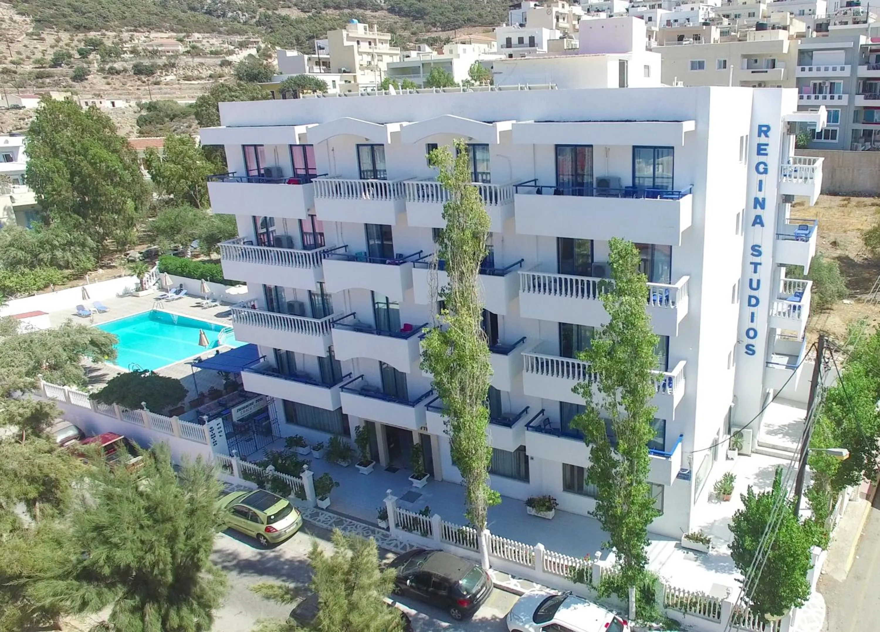 Patio in Regina Studios & Hotel