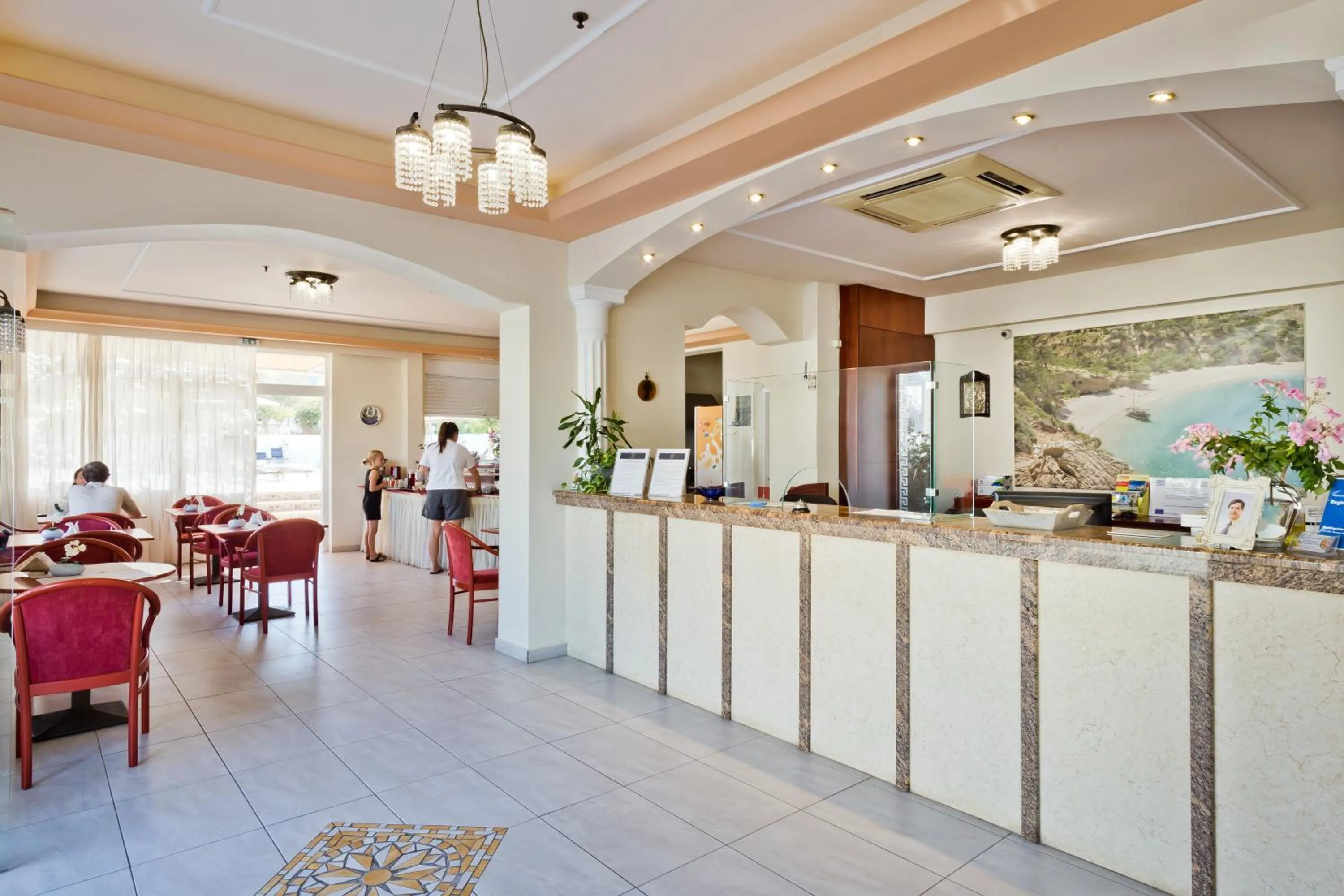 Facade/entrance in Regina Studios & Hotel