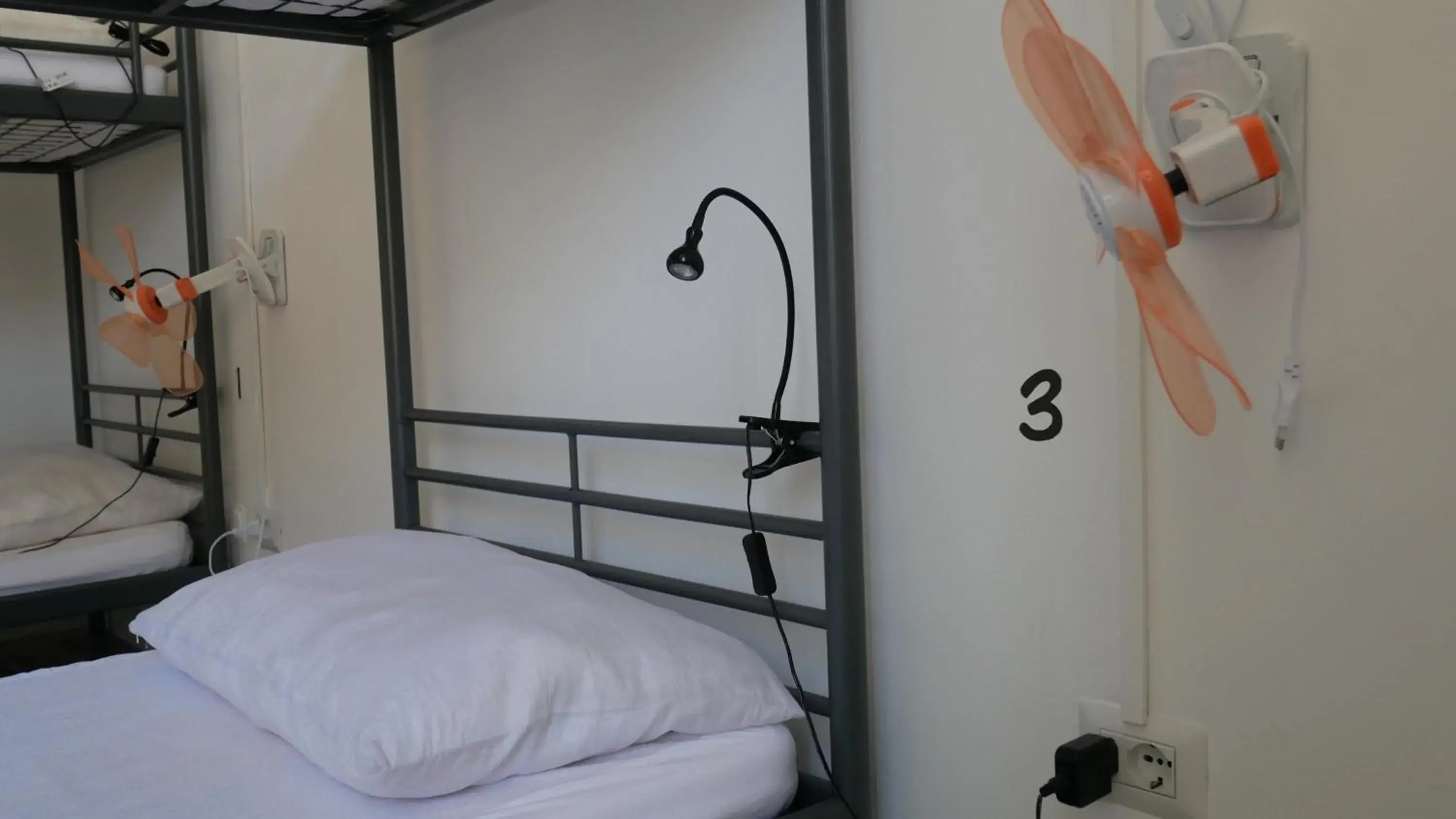 Bed in 4-Bed Mixed Dormitory Room in Urban Oasis Hostel Bed in 4-Bed Mixed Dormitory Room in Urban Oasis Hostel