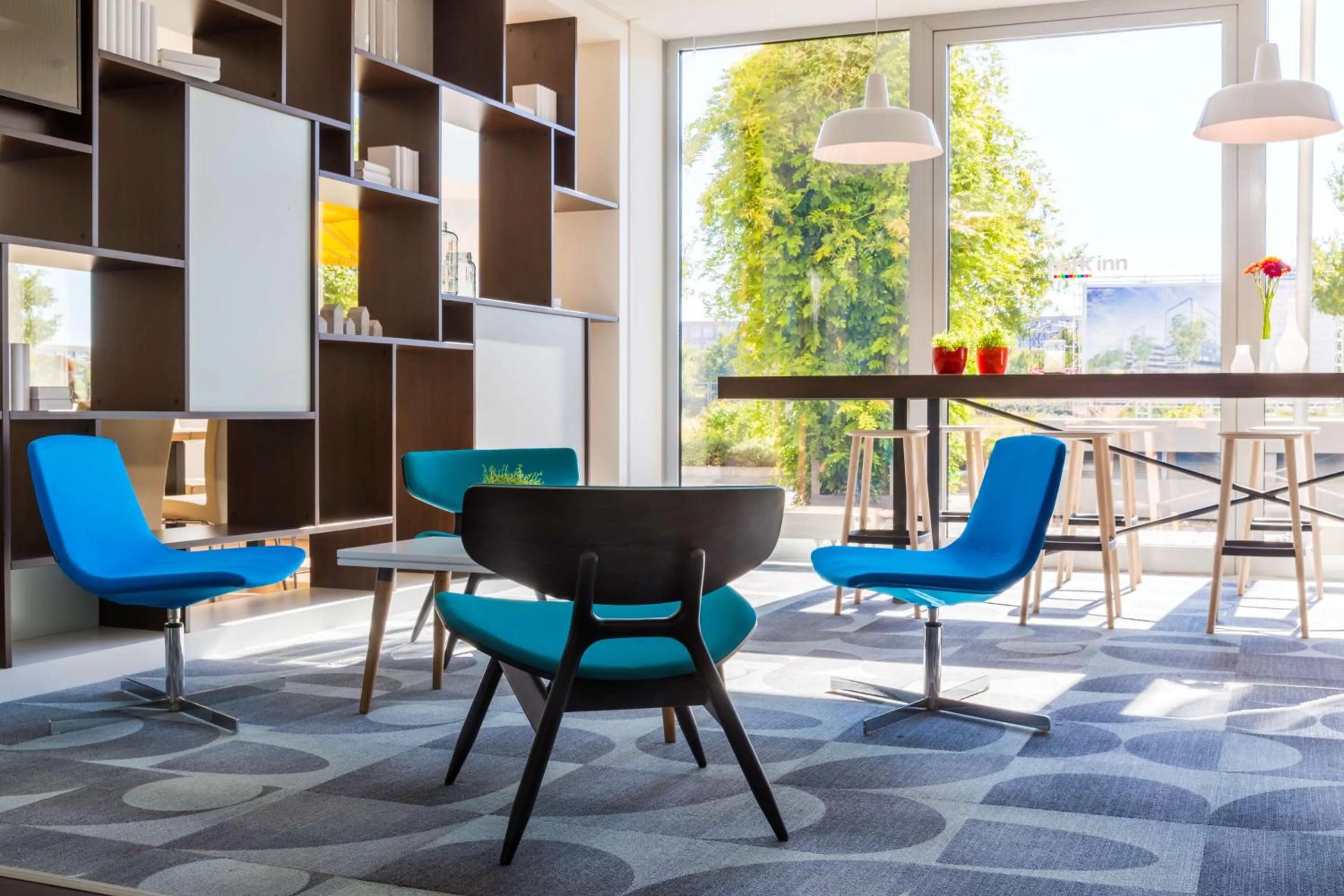 Lobby or reception in Park Inn by Radisson Frankfurt Airport