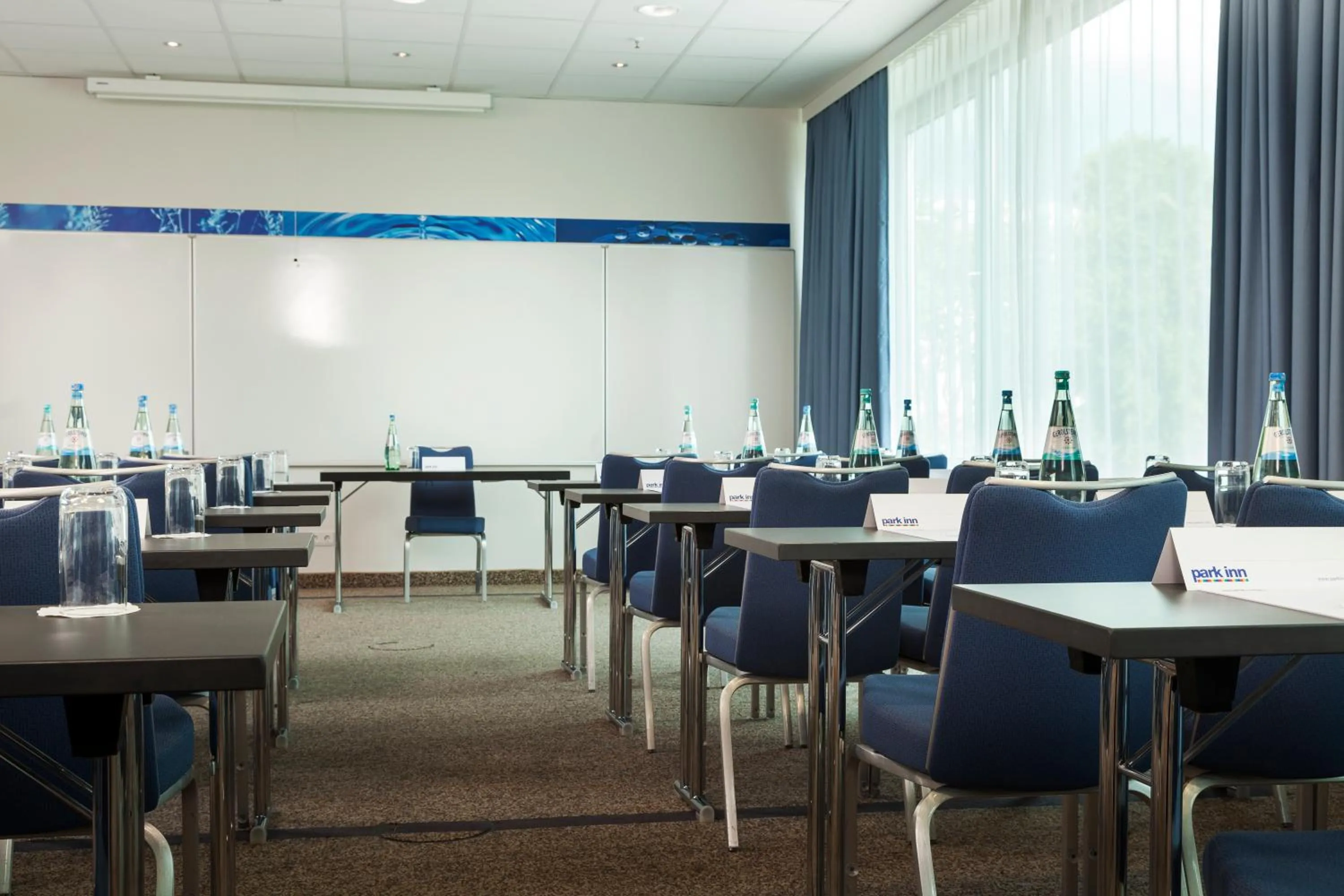 Business facilities in Park Inn by Radisson Frankfurt Airport