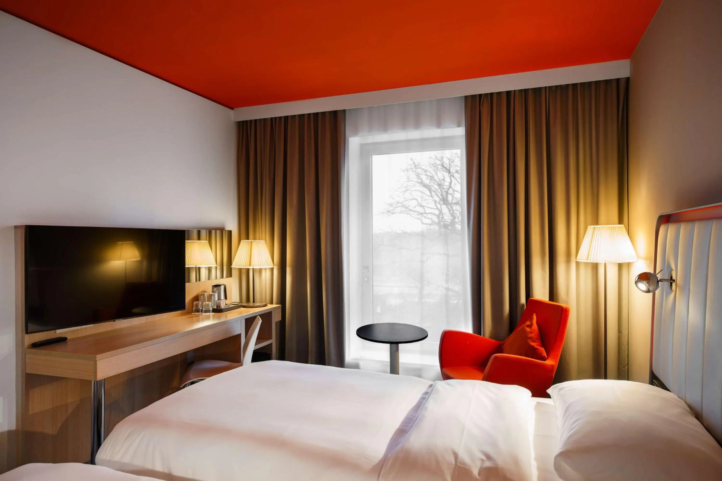 Bedroom, Bed in Park Inn by Radisson Frankfurt Airport