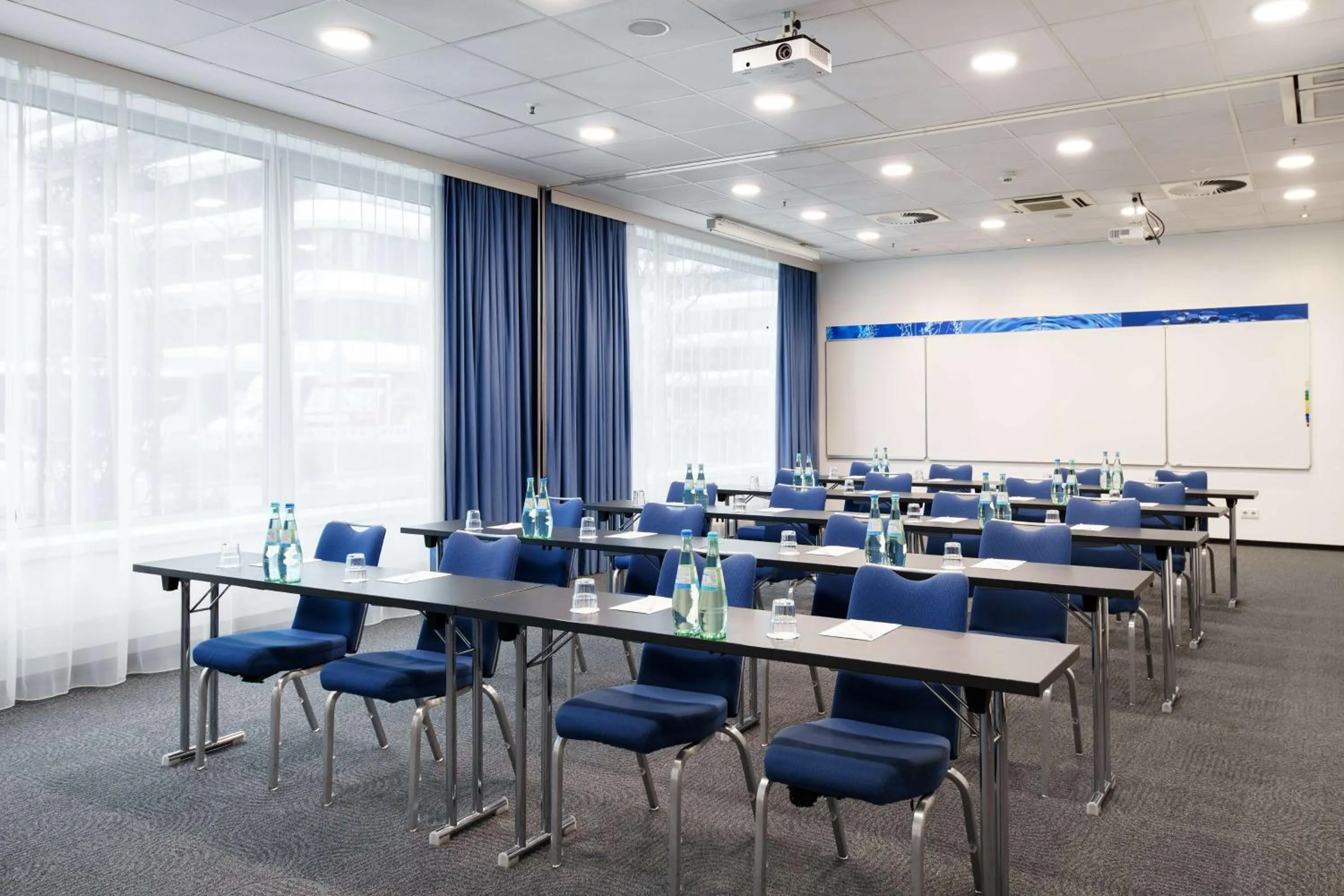 Meeting/conference room in Park Inn by Radisson Frankfurt Airport