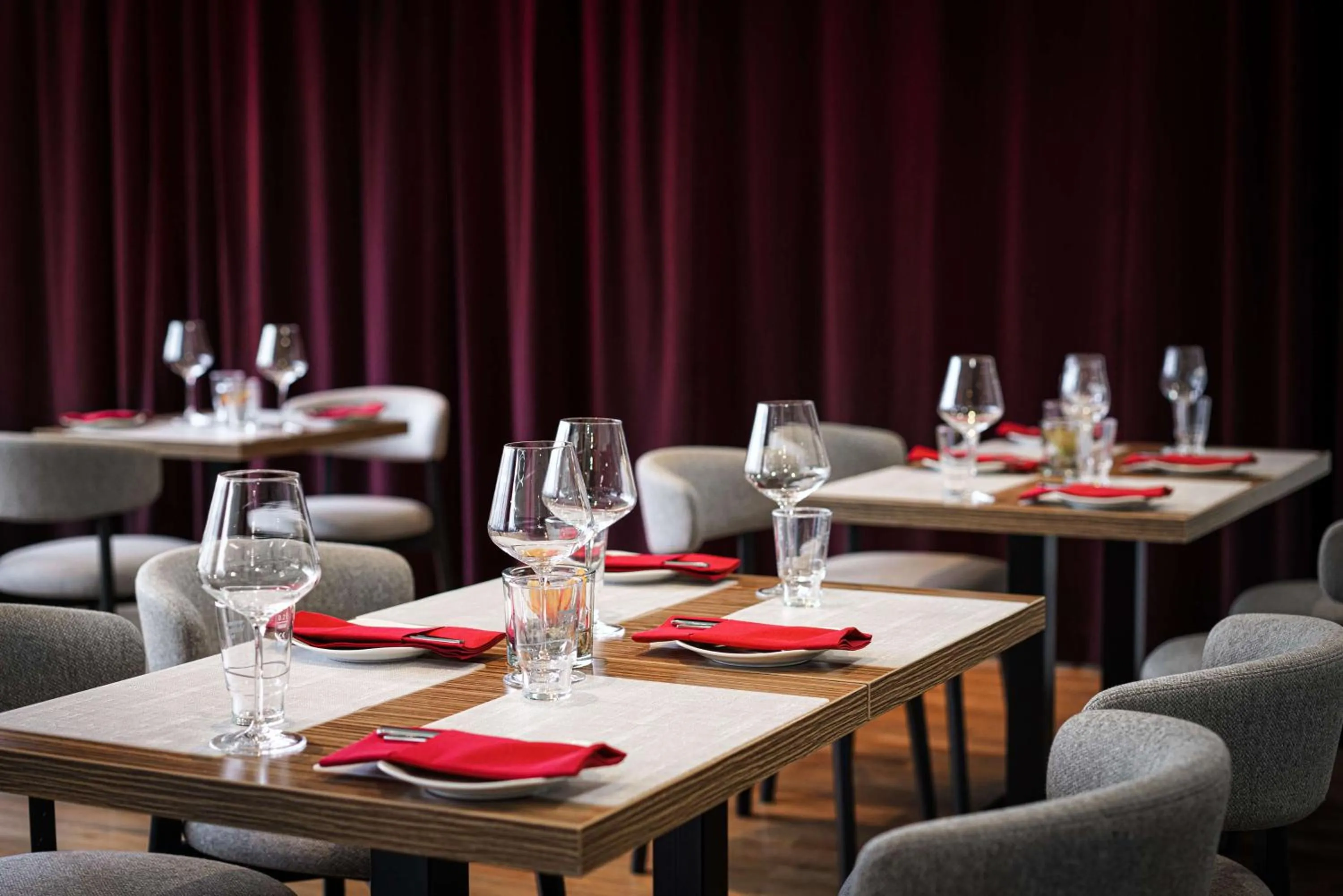 Restaurant/places to eat in Park Inn by Radisson Frankfurt Airport