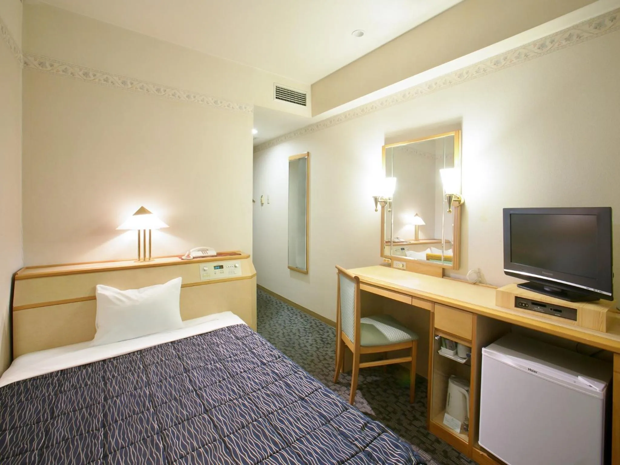 Bed in Yamagata Nanokamachi Washington Hotel