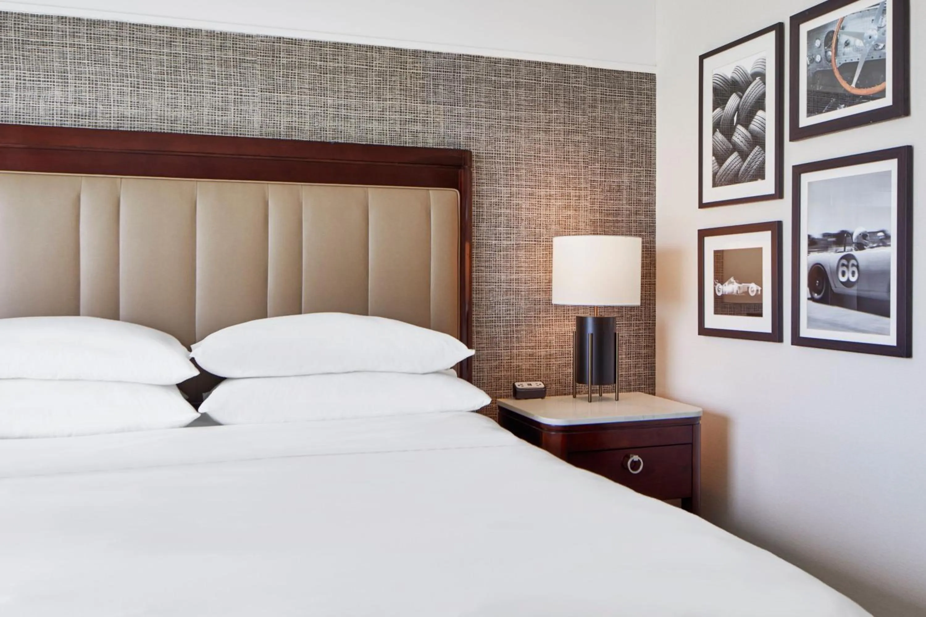 Photo of the whole room, Bed in Sheraton Indianapolis Hotel at Keystone Crossing