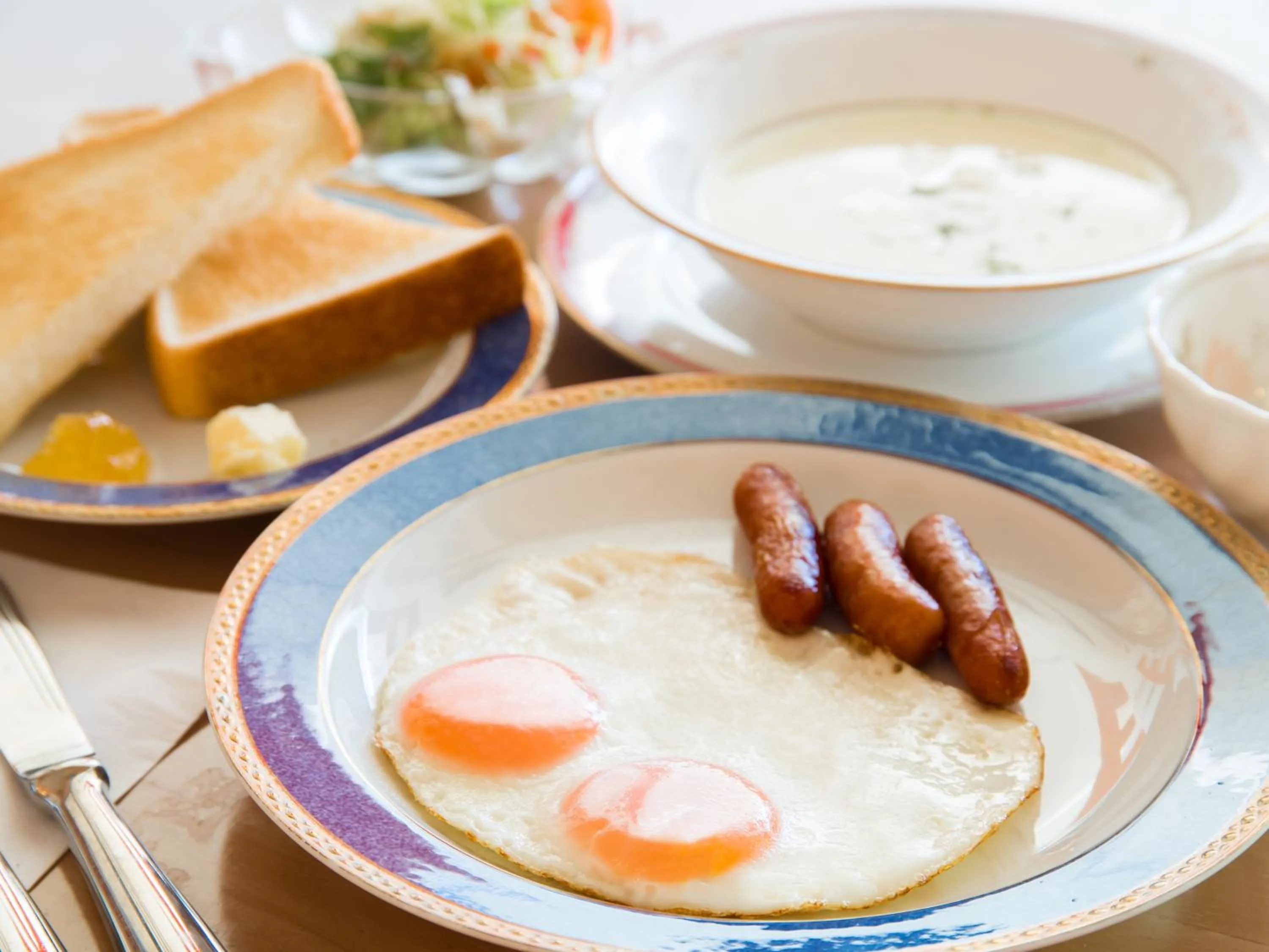Continental breakfast in Hotel Belleforet