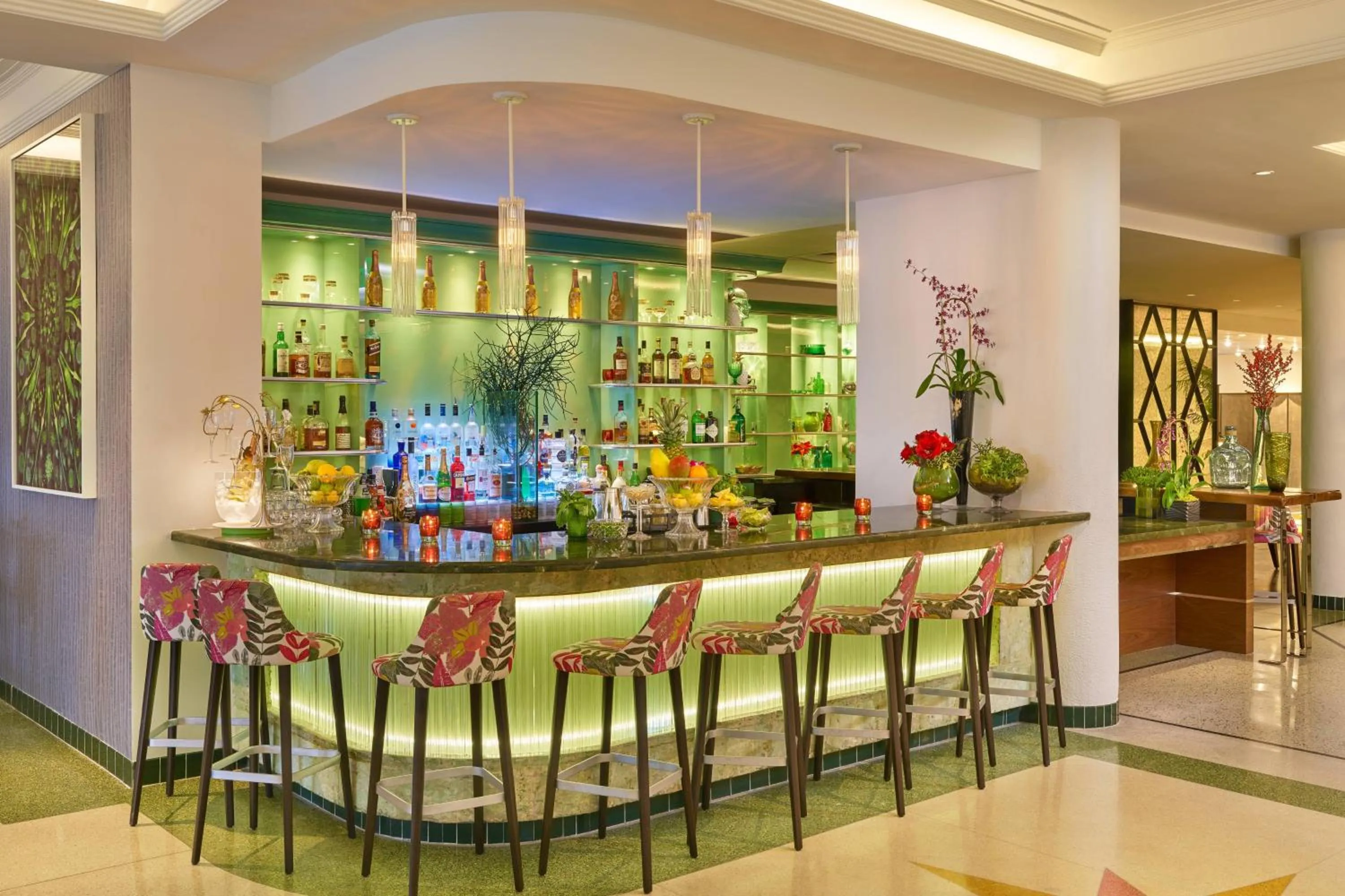 Lounge or bar in Royal Palm South Beach Miami, a Tribute Portfolio Resort