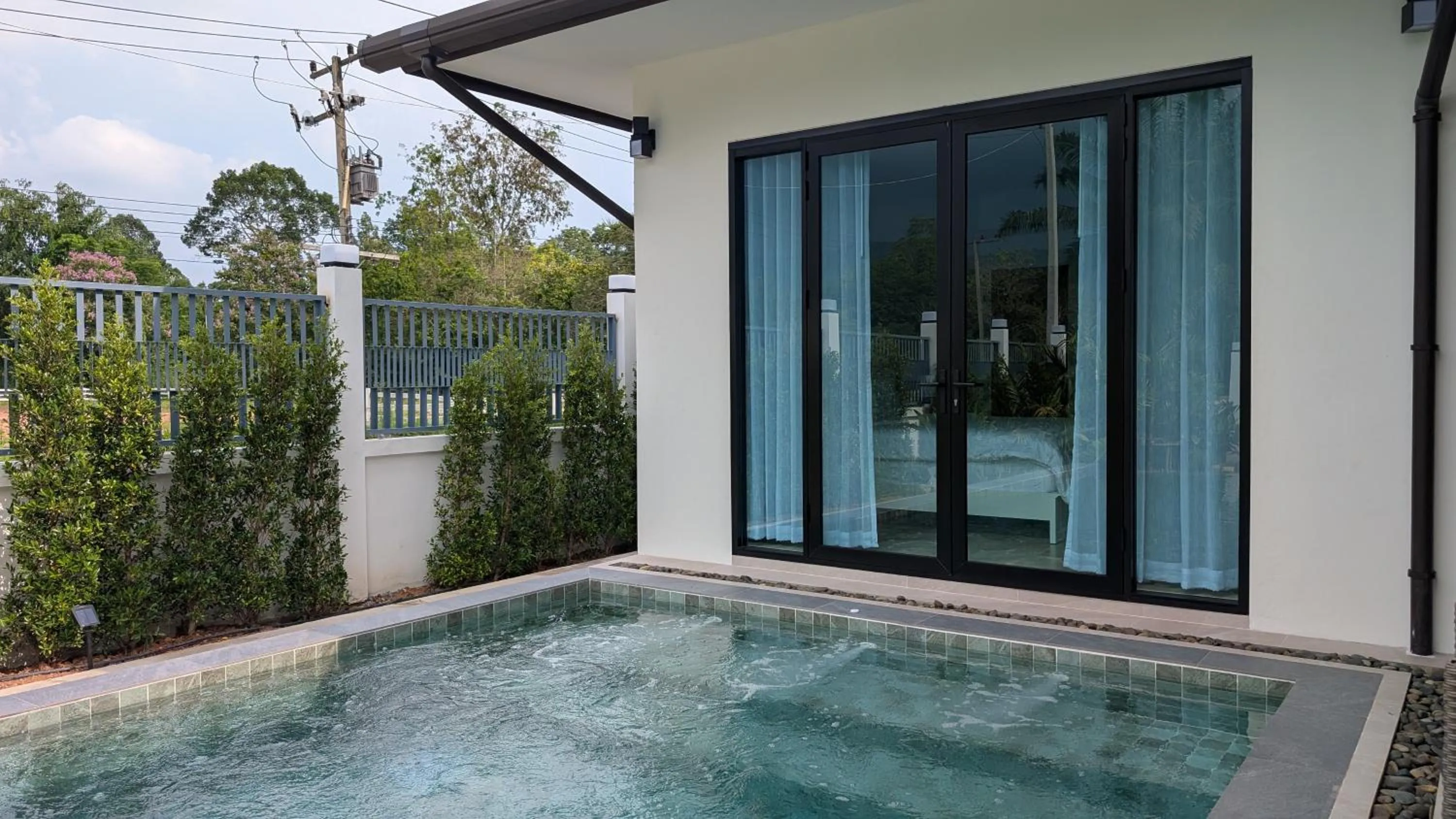 Swimming pool in Villa Panalai