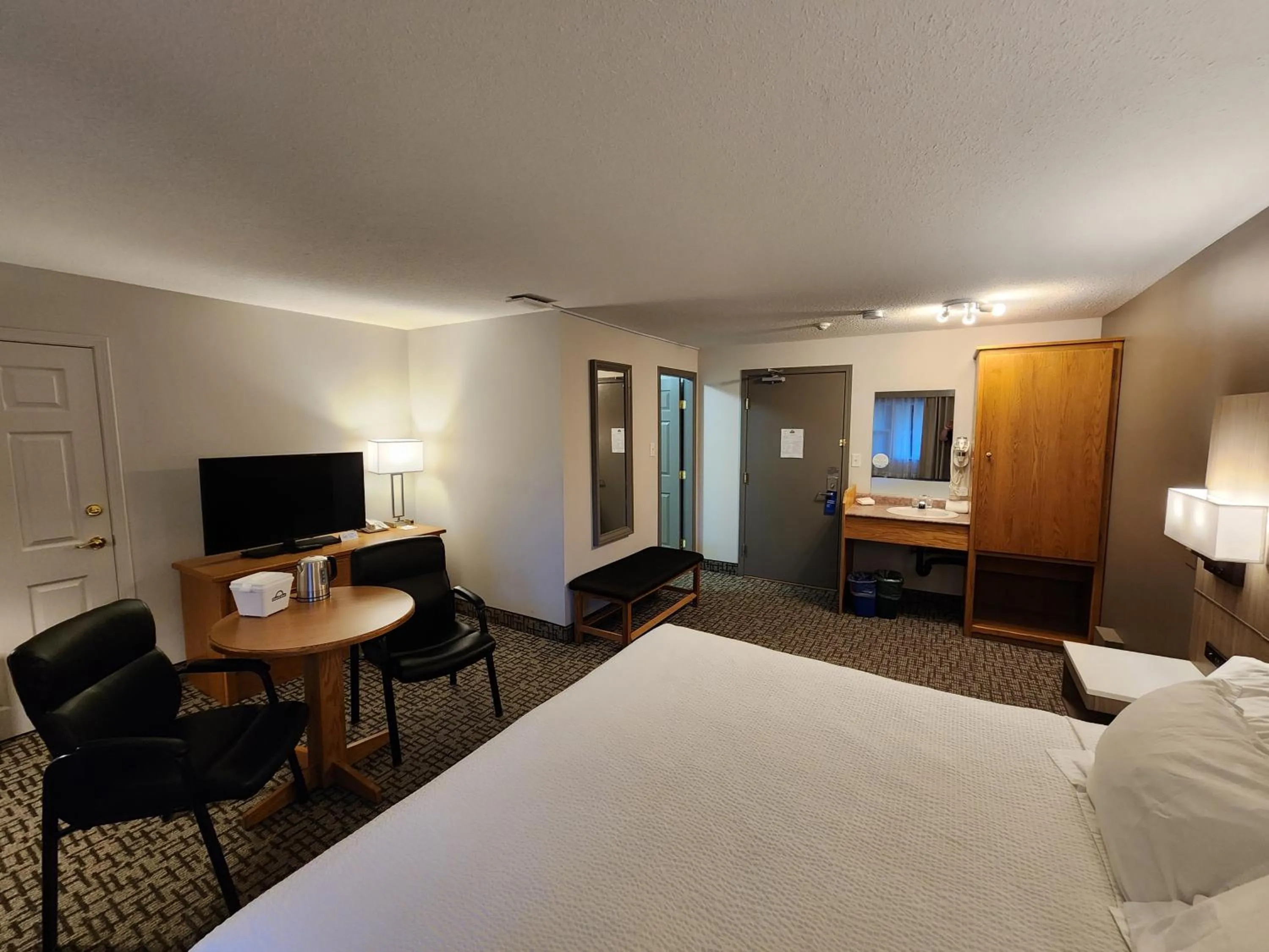 Bed in Days Inn by Wyndham Penticton Conference Centre