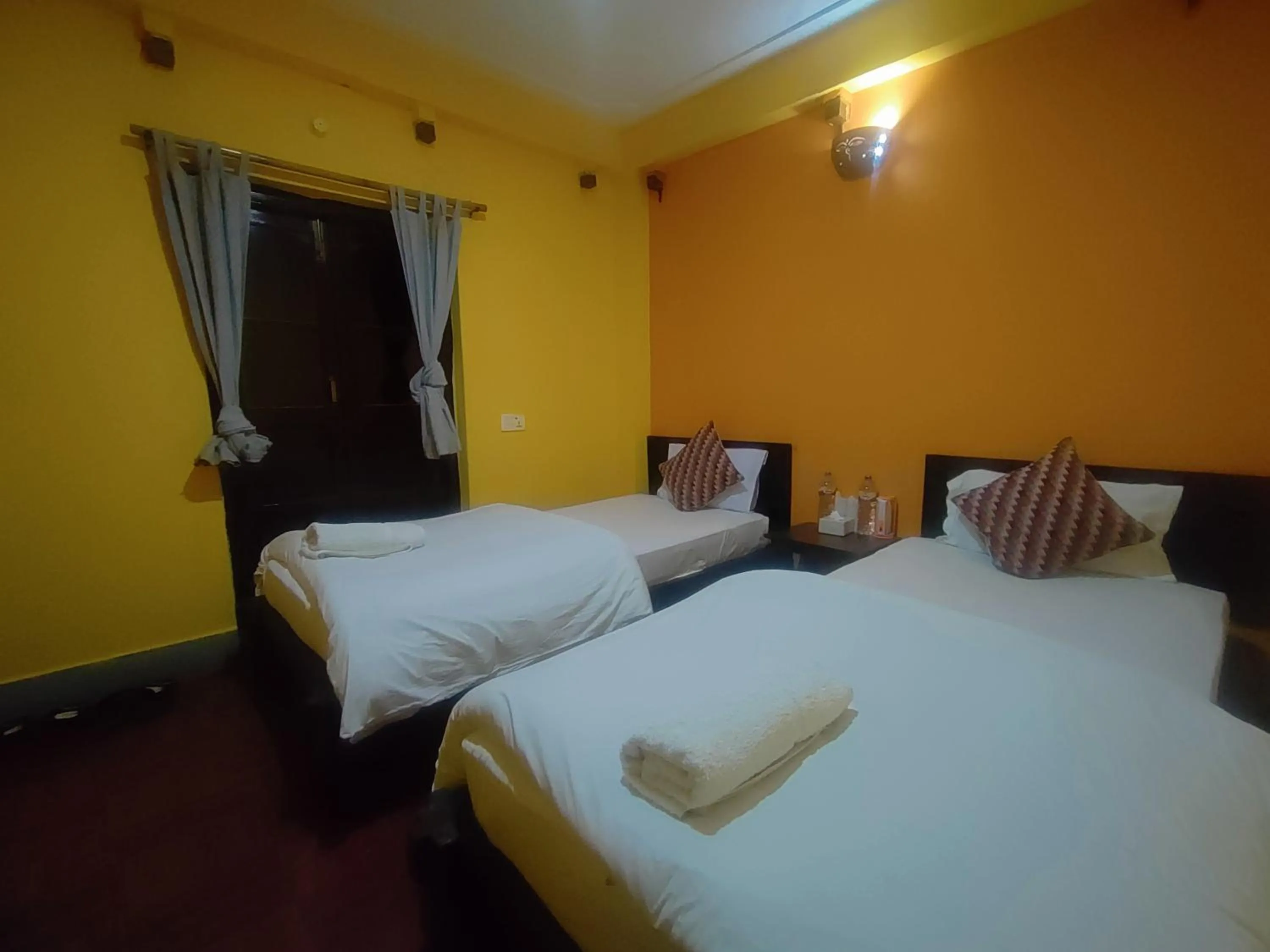 Balcony/Terrace, Bed in Bandipur Kaushi Inn