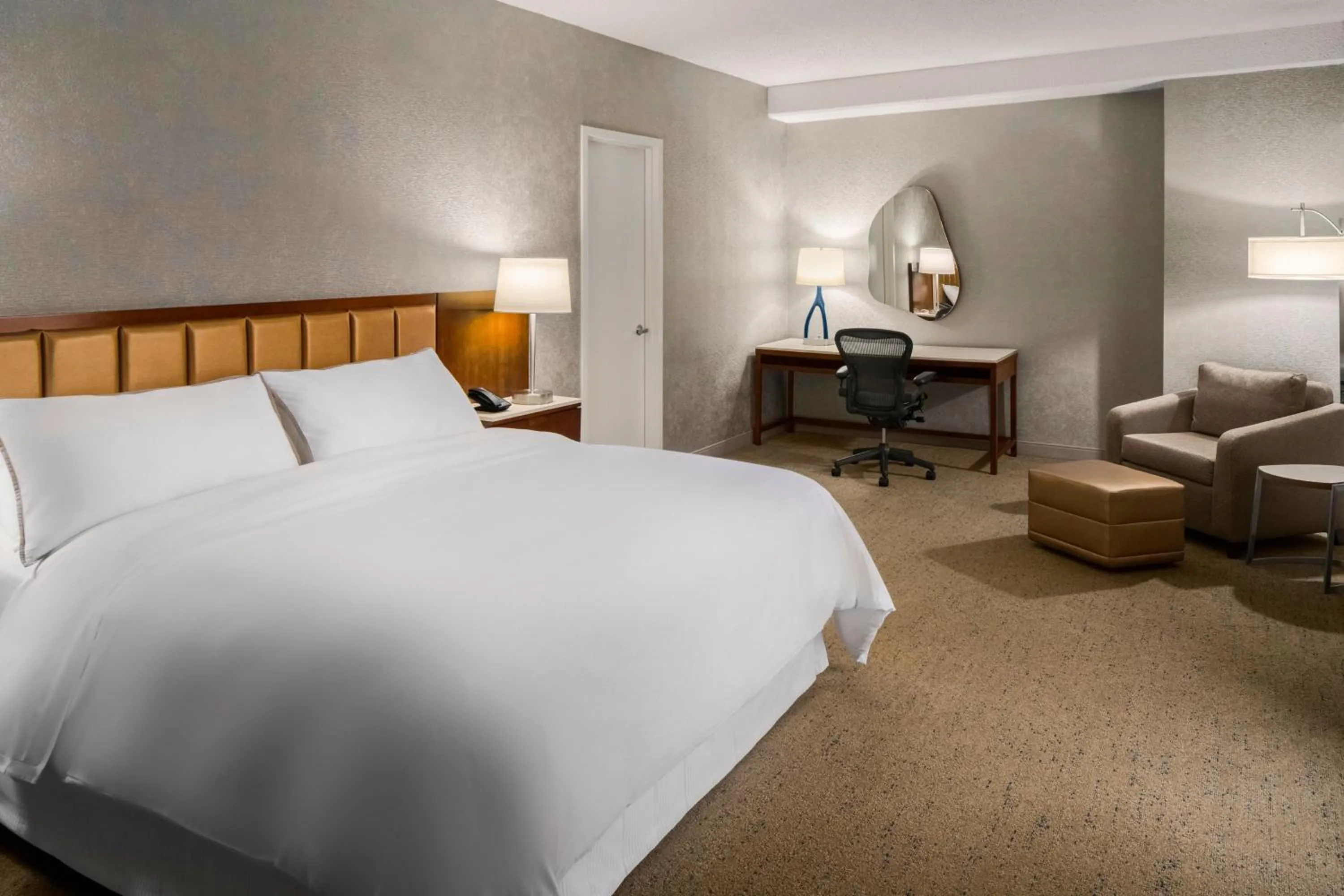 Bedroom, Bed in The Westin Chicago Northwest