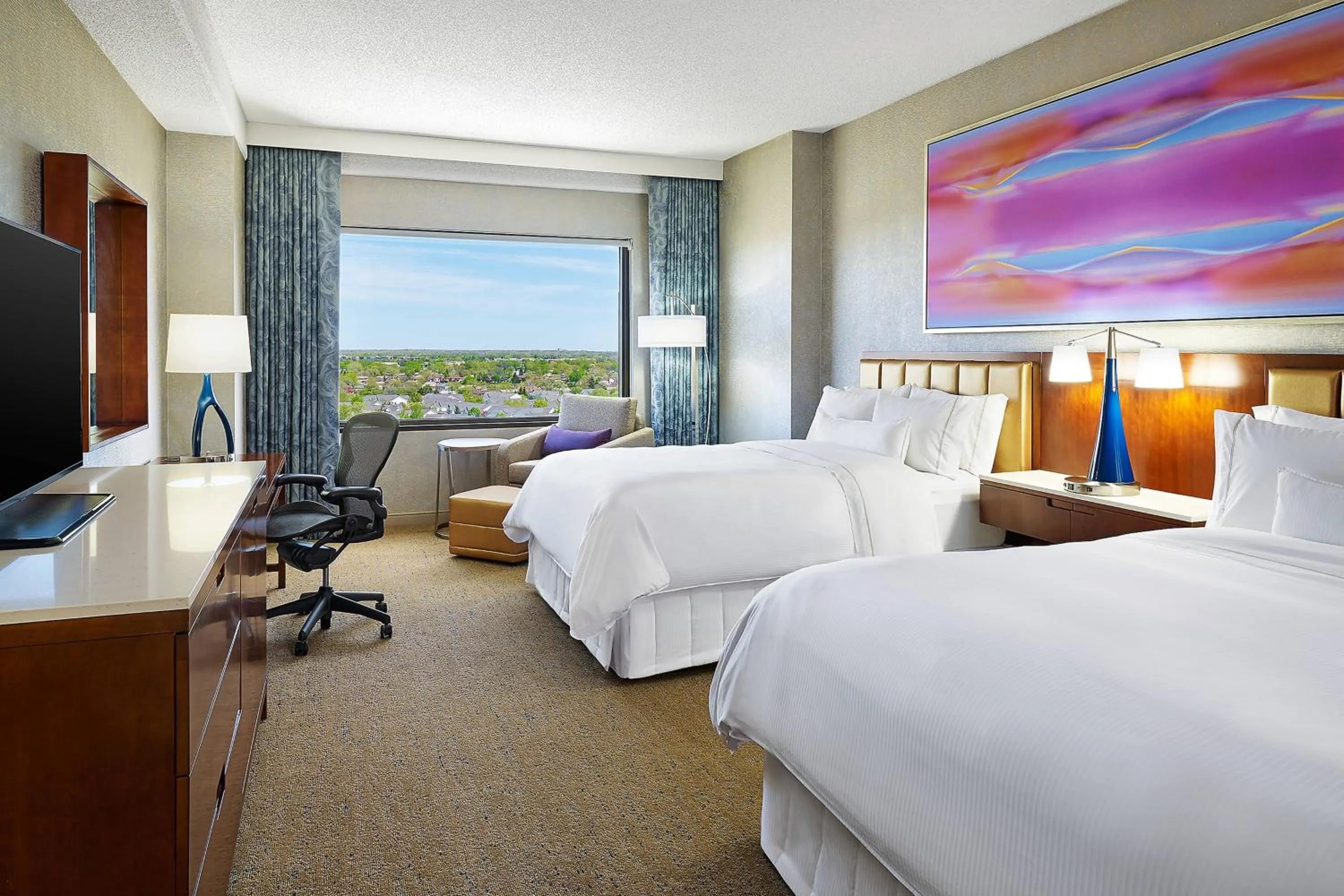 Photo of the whole room, Bed in The Westin Chicago Northwest