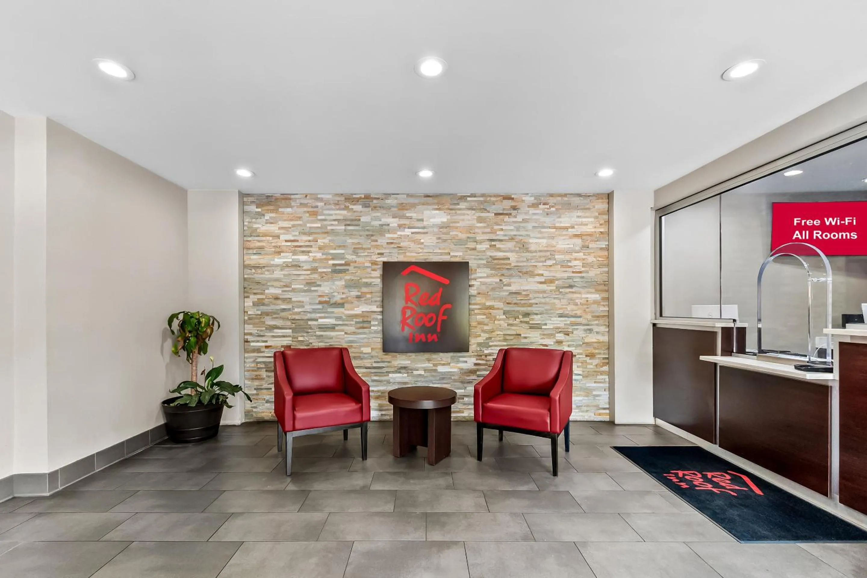 Lobby or reception in Red Roof Inn Washington, DC