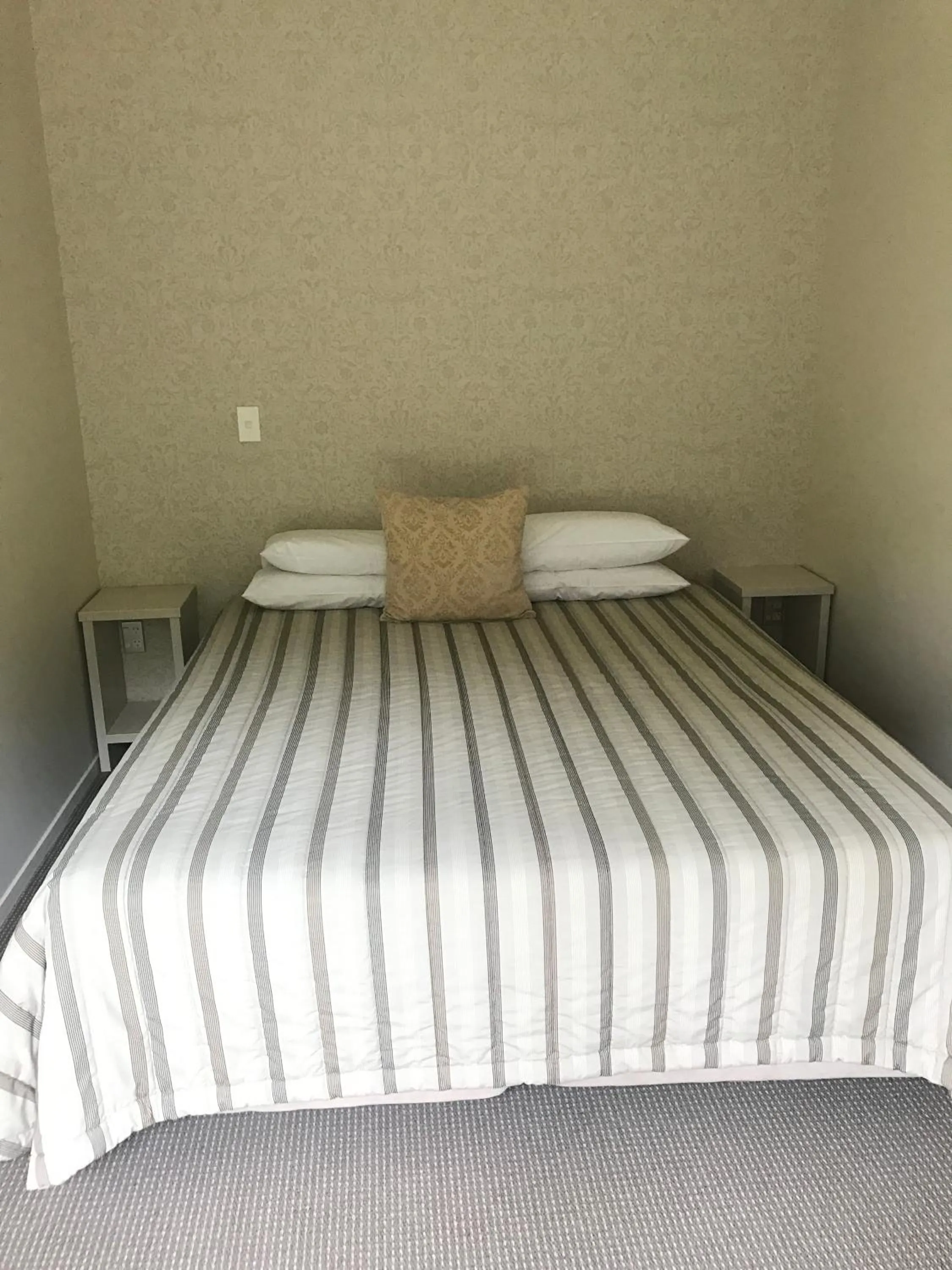 Bed in Ratanui Villas