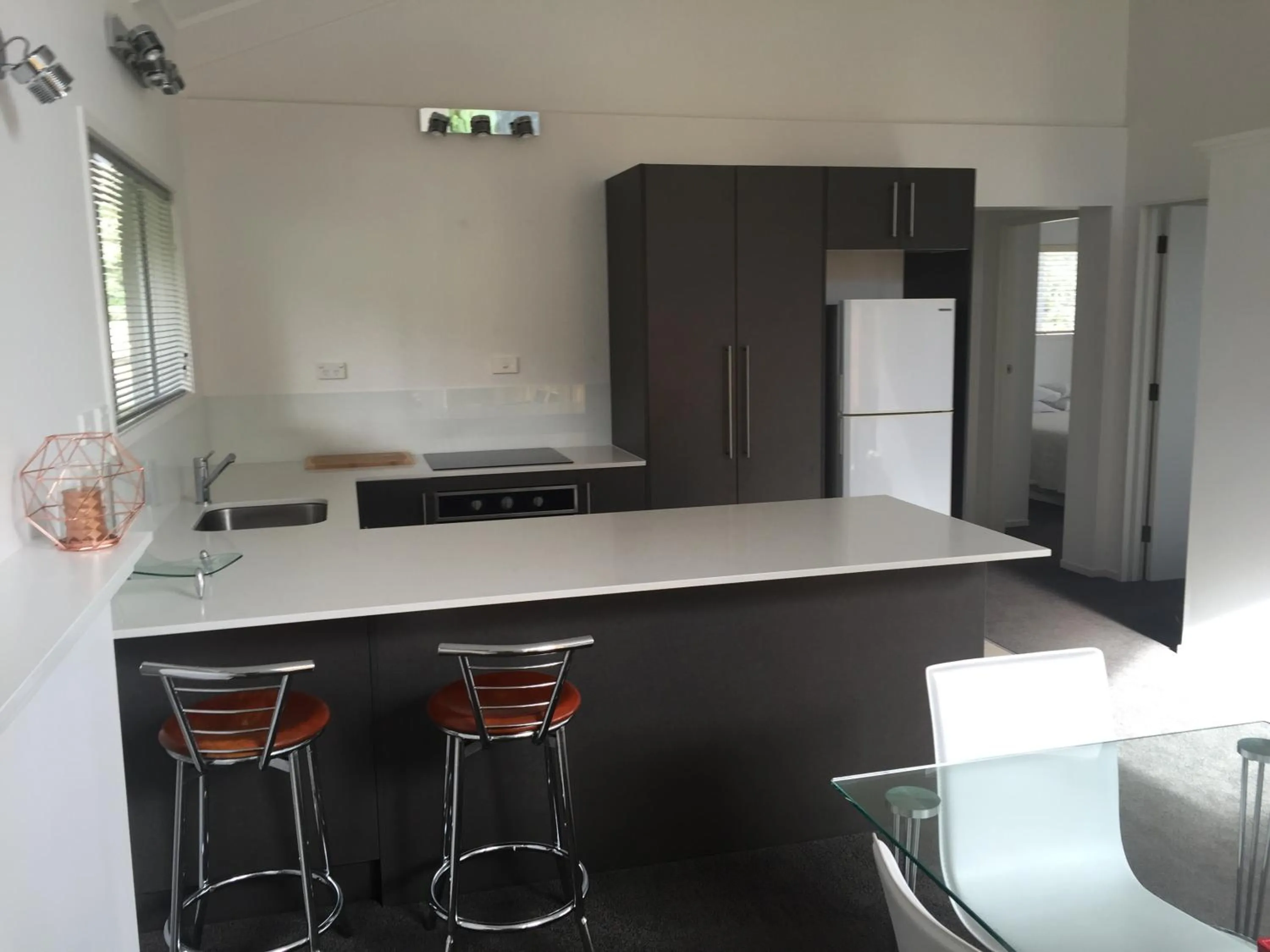 Kitchen or kitchenette, Bathroom in Ratanui Villas