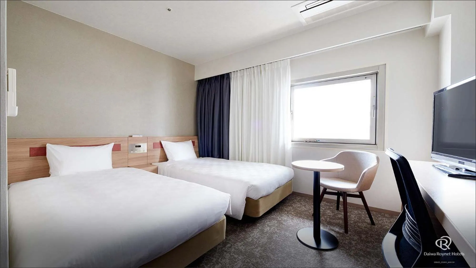 Bed in Daiwa Roynet Hotel Osaka Yotsubashi