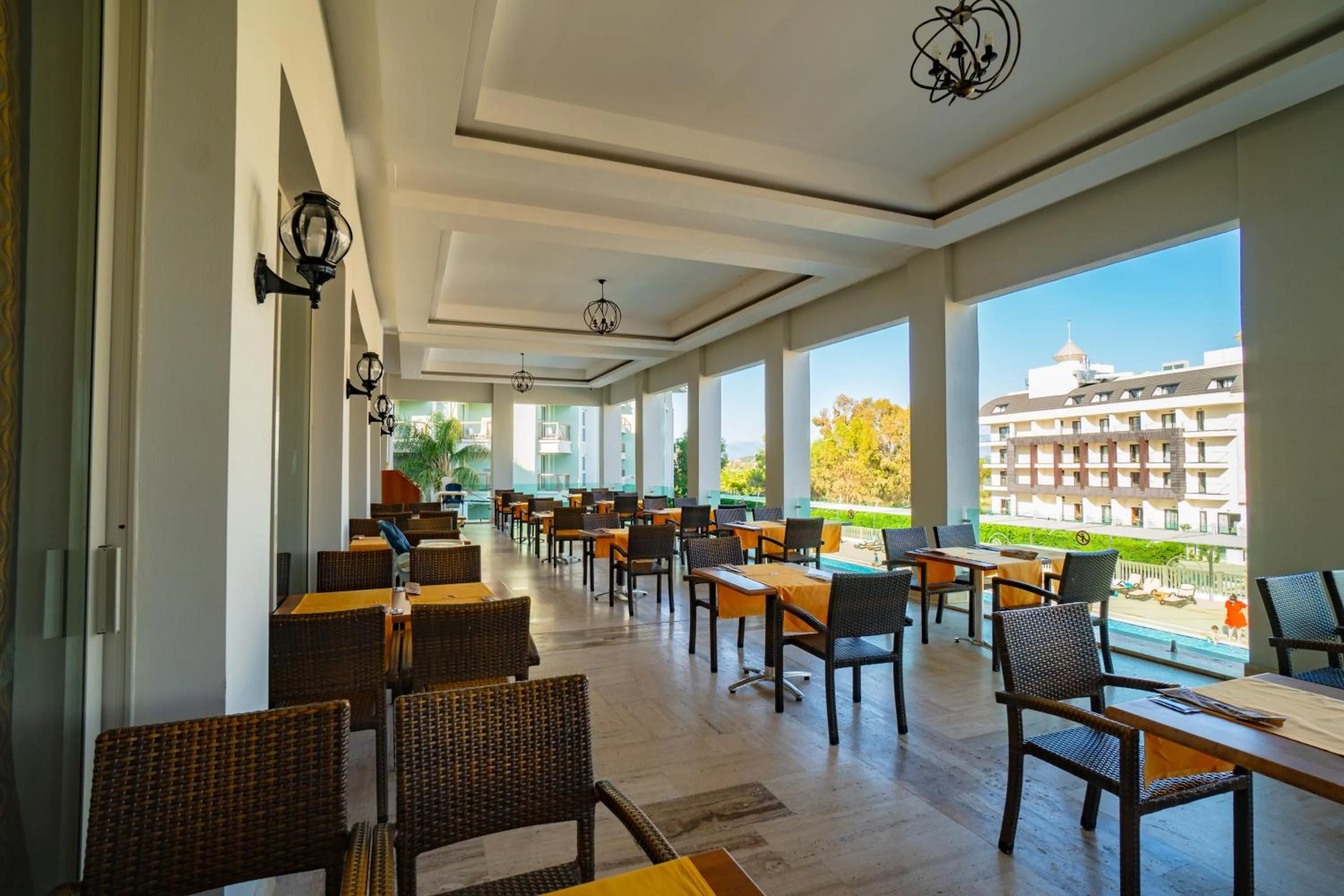 Restaurant/places to eat in Royal Atlantis Spa & Resort