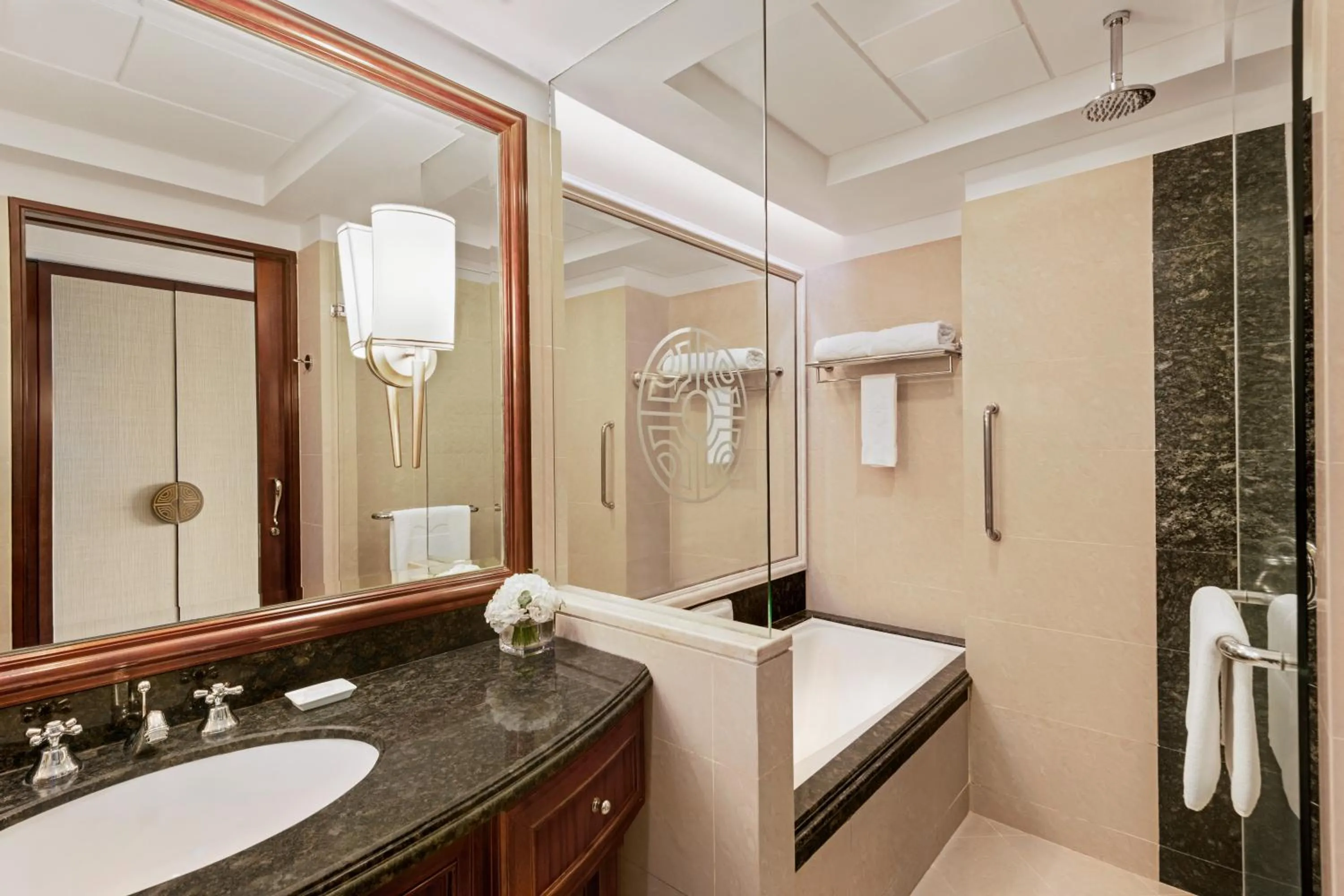 Bathroom in Shangri-La Fuzhou