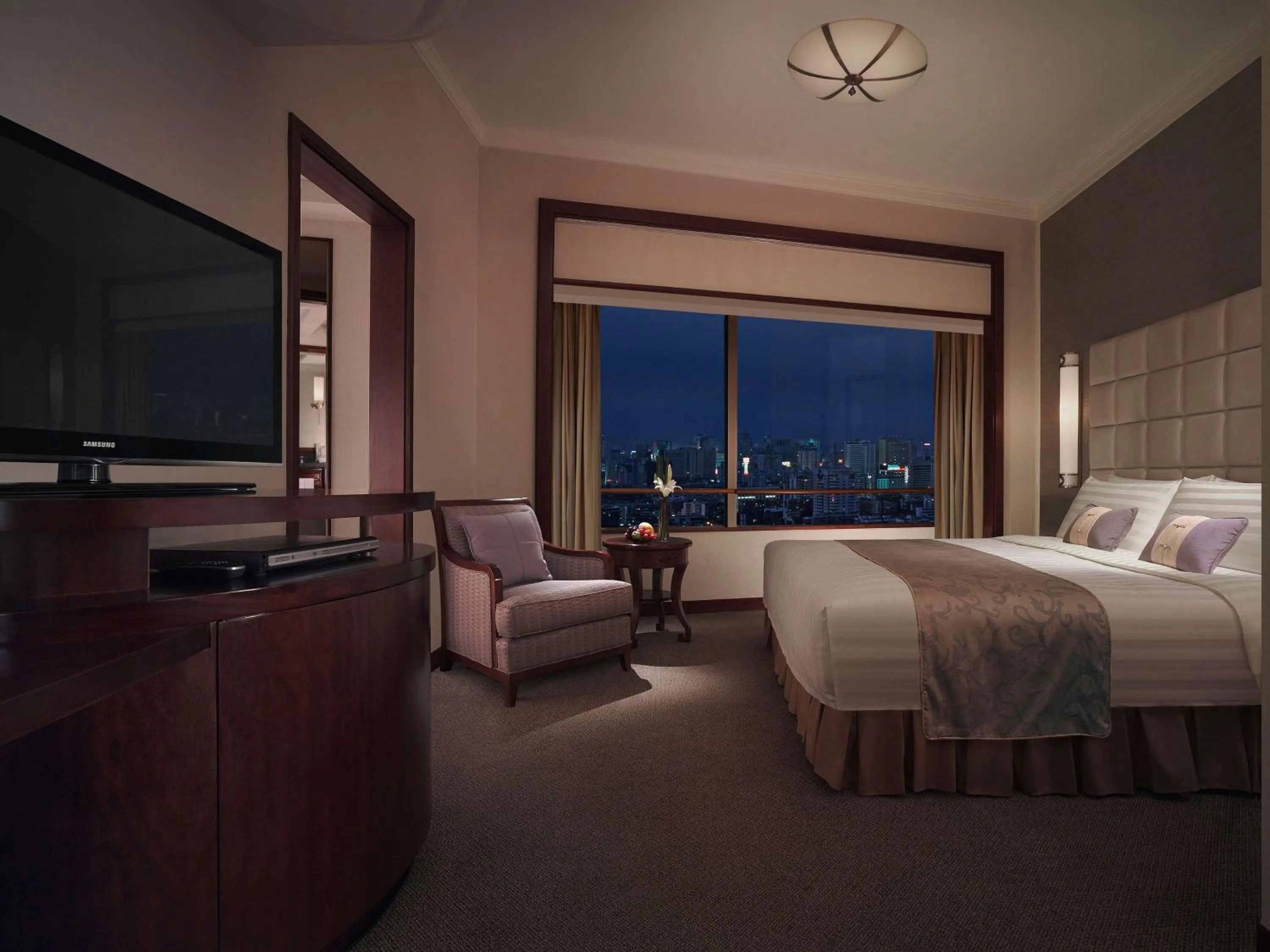 Photo of the whole room, Bed in Shangri-La Fuzhou