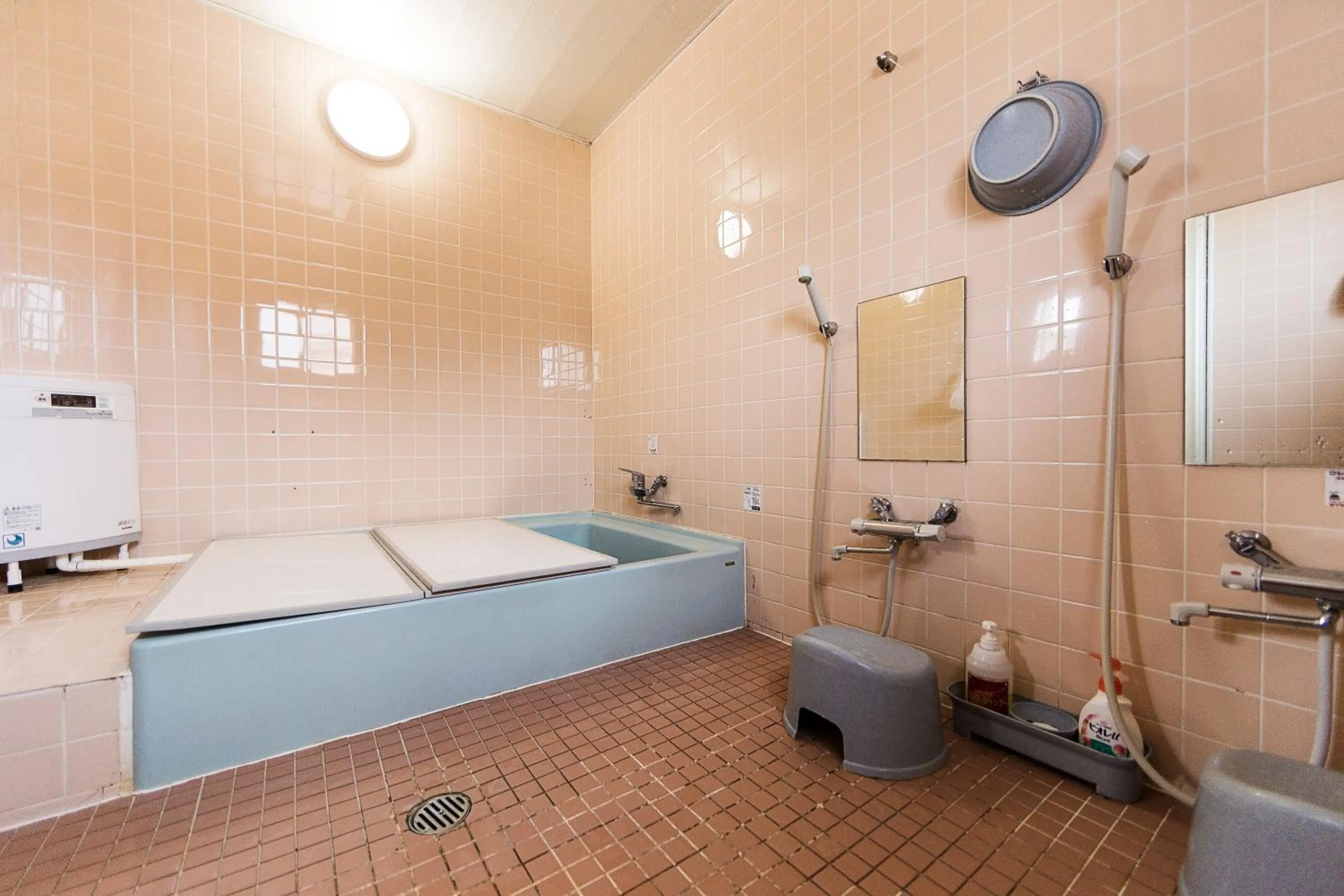 Hot Tub in Minshuku Nihonkai