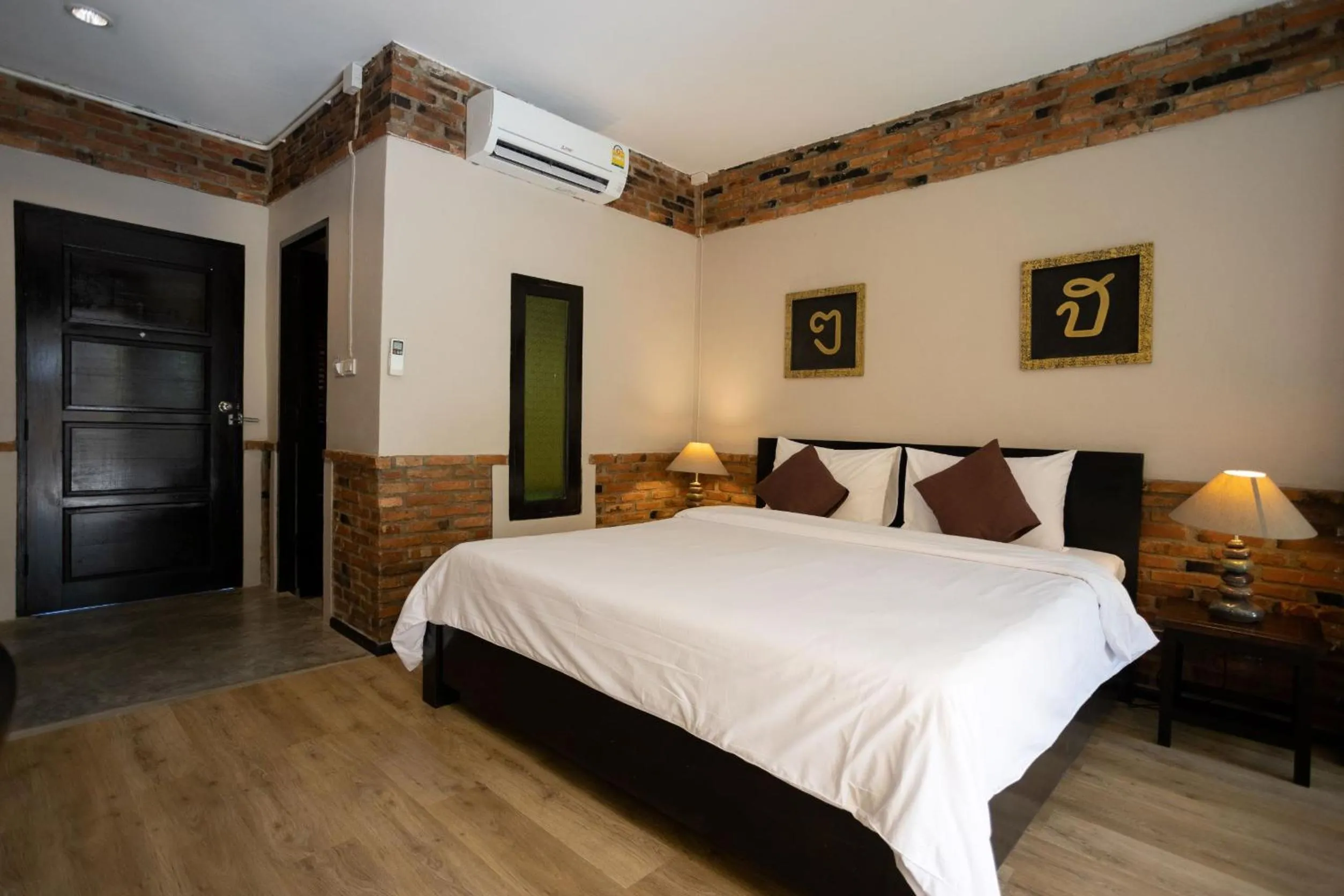 Photo of the whole room, Bed in Motive Cottage Resort