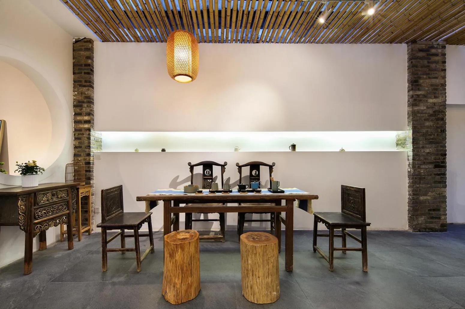 Seating area in Sky Garden Inn