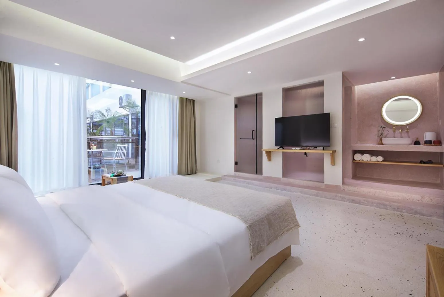 Photo of the whole room, Bed in Sky Garden Inn