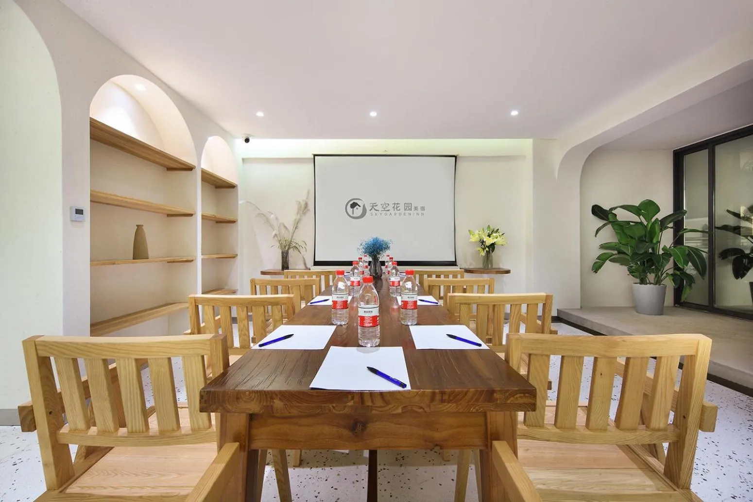 Living room in Sky Garden Inn