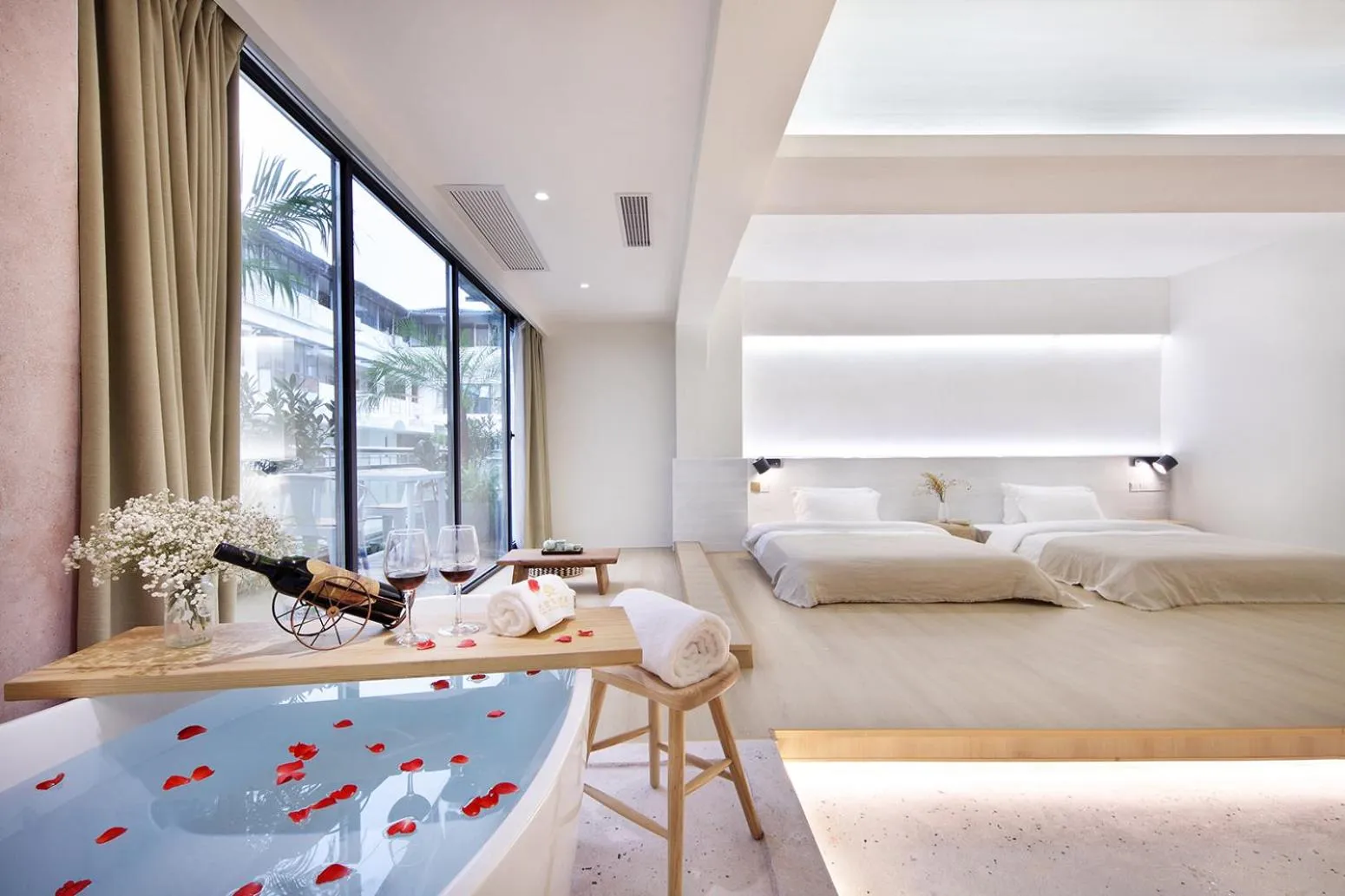 Photo of the whole room, Bed in Sky Garden Inn