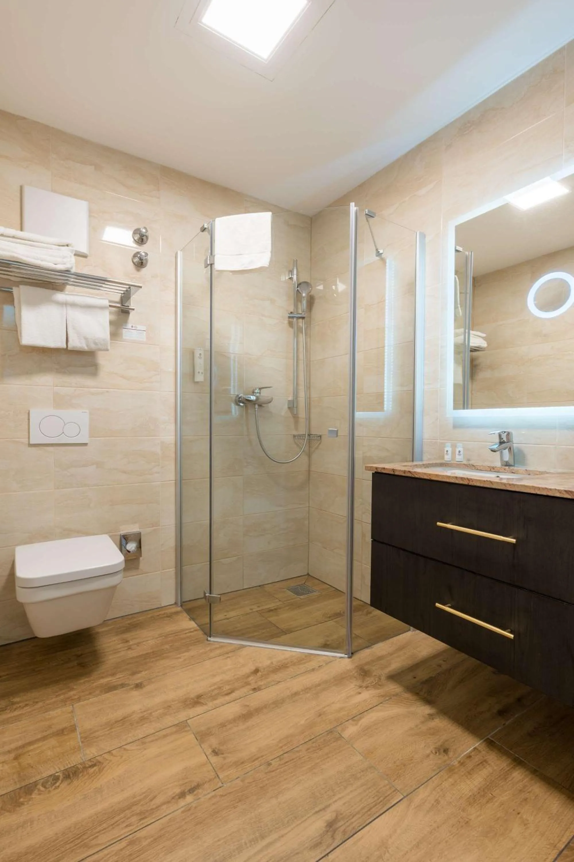 Bedroom in Best Western Plus Hotel Füssen