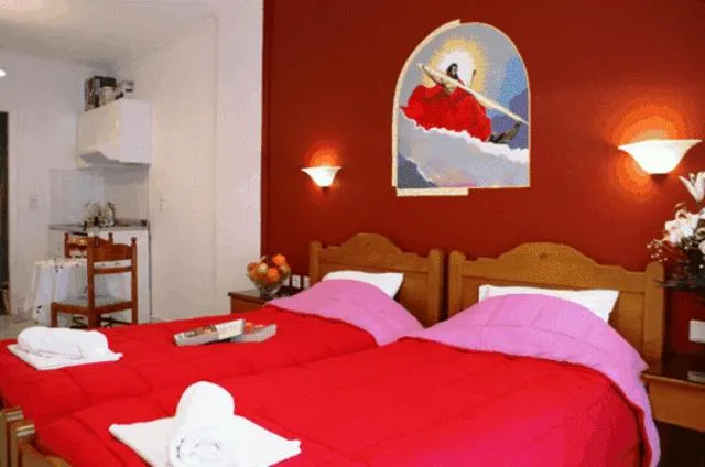 Photo of the whole room, Bed in Mike's Studios