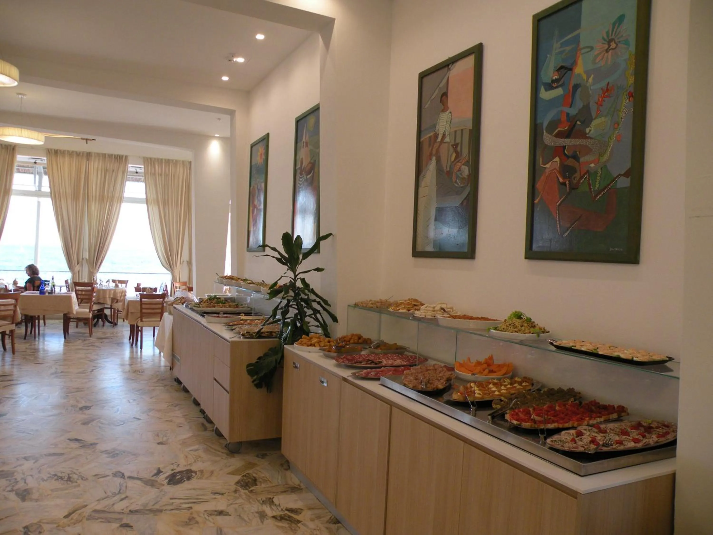 Restaurant/places to eat in Hotel Parrini