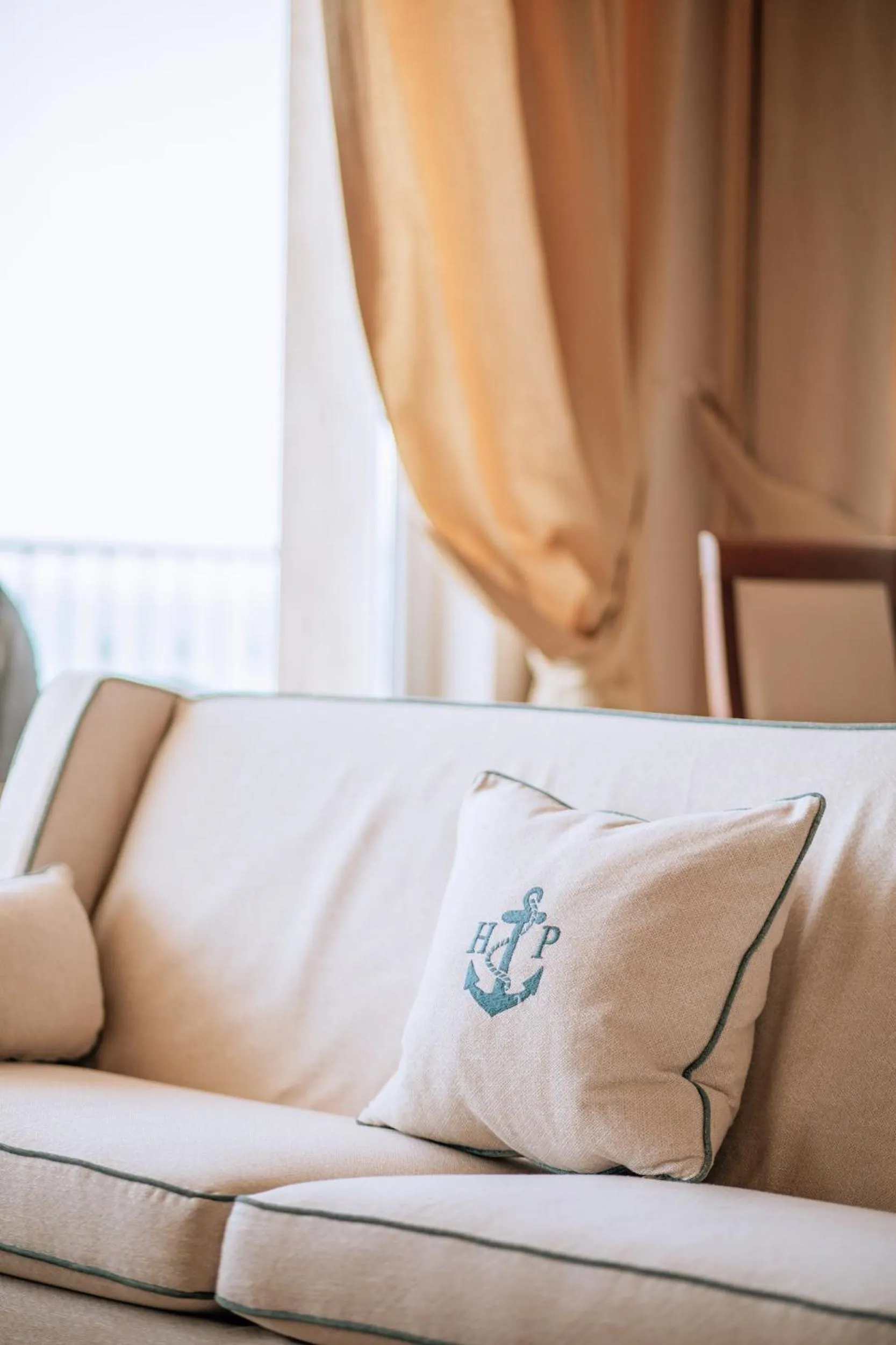 Living room, Bed in Hotel Parrini