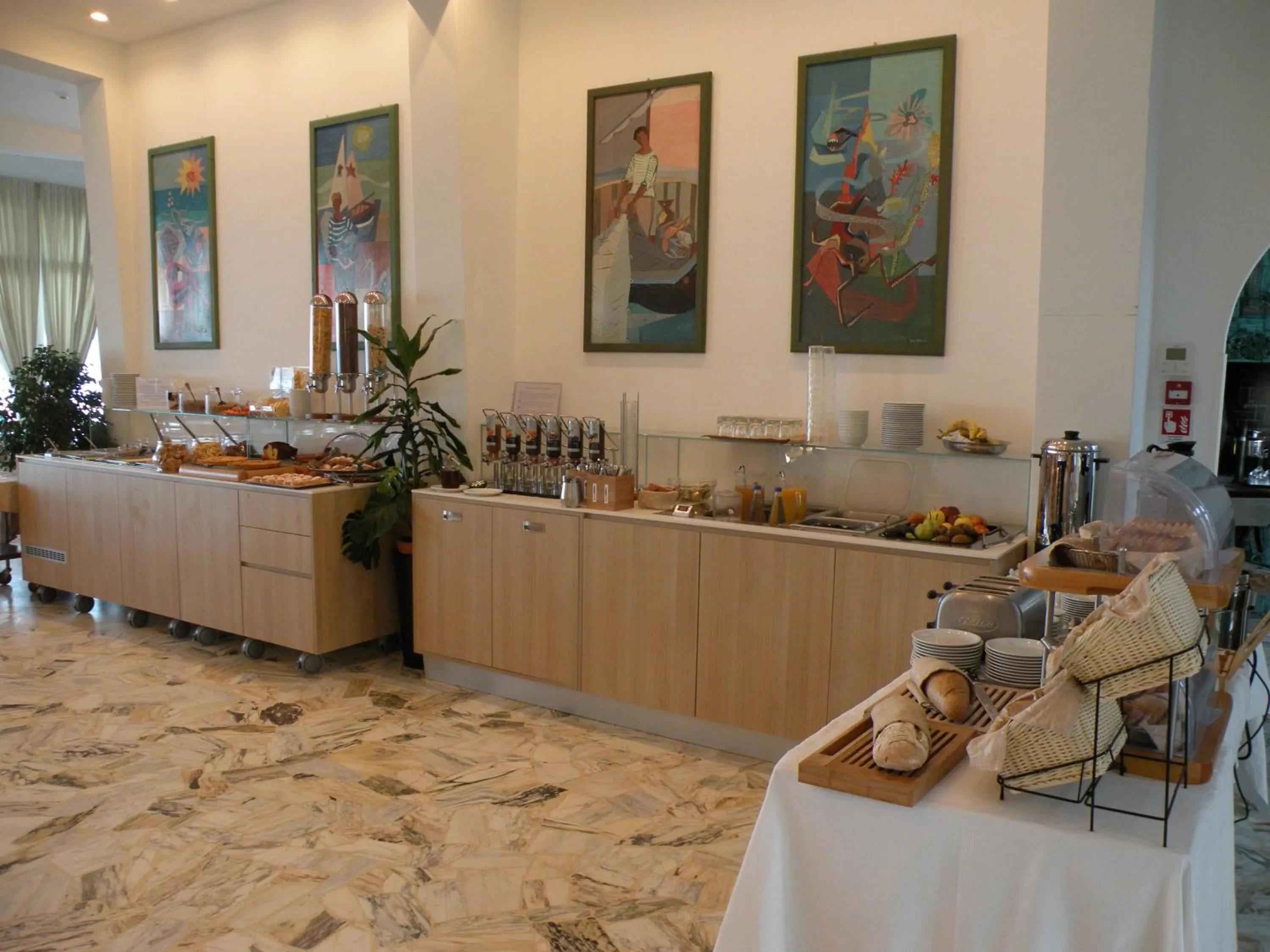 Breakfast in Hotel Parrini