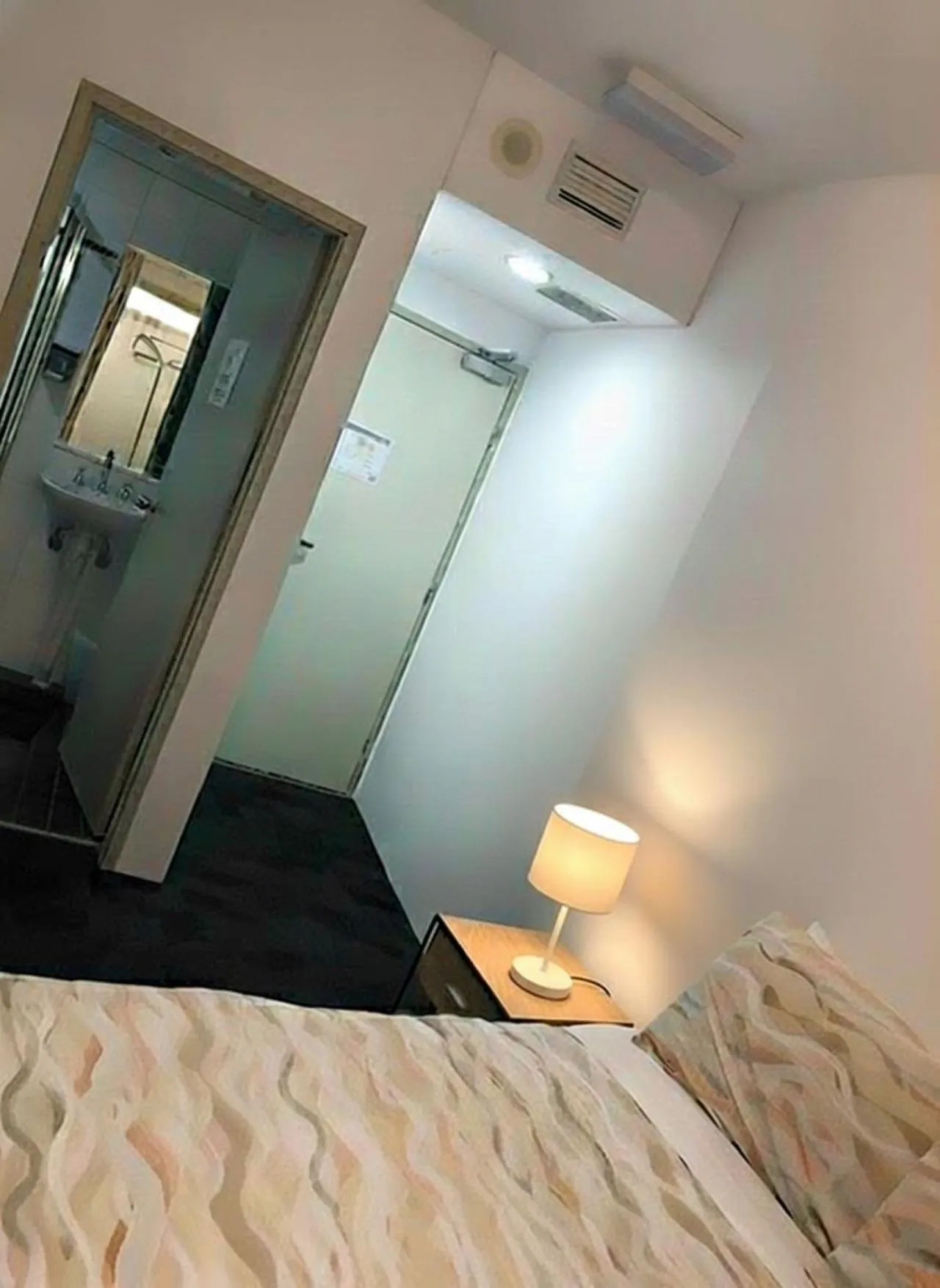 Bedroom, Bed in Big Backpackers Hostel