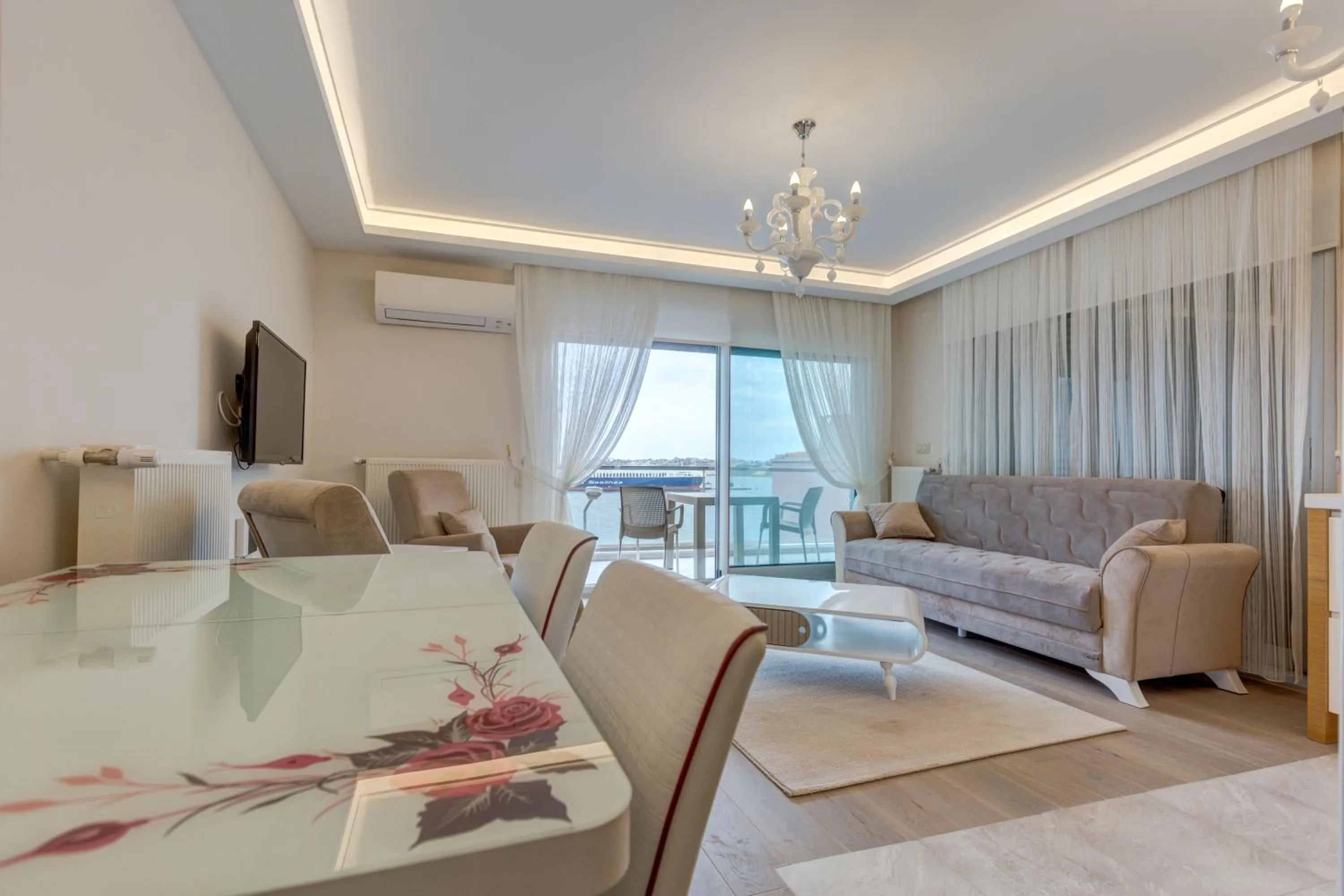 Paris Residence Cesme