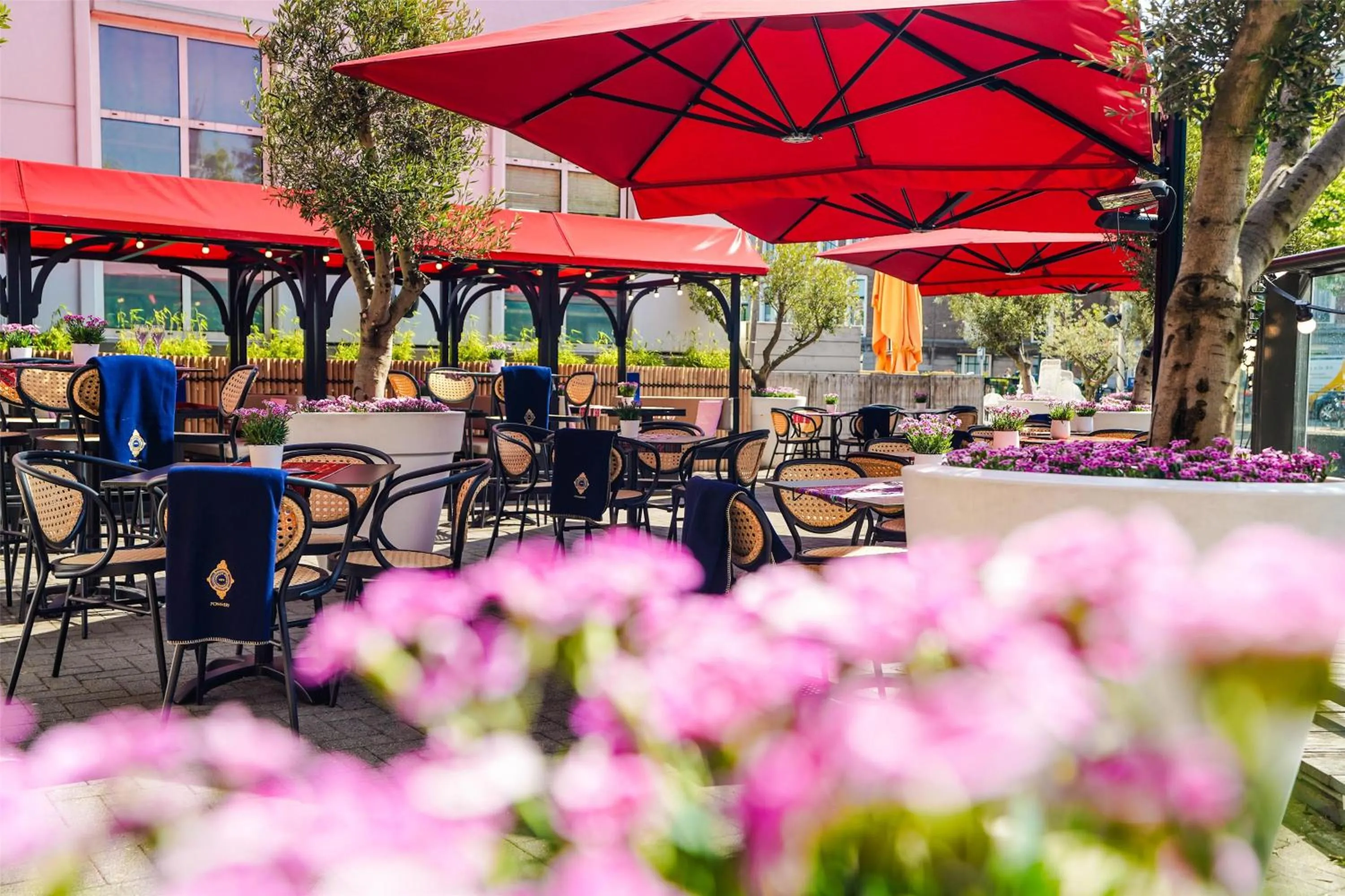 Restaurant/places to eat in Hilton The Hague