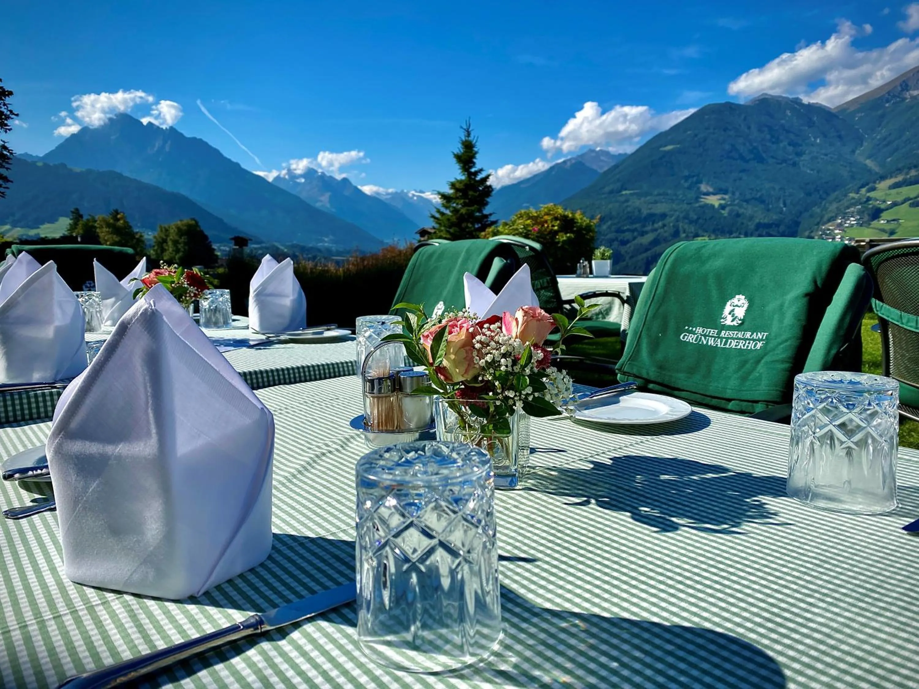 Restaurant/places to eat in Hotel Restaurant Grünwalderhof