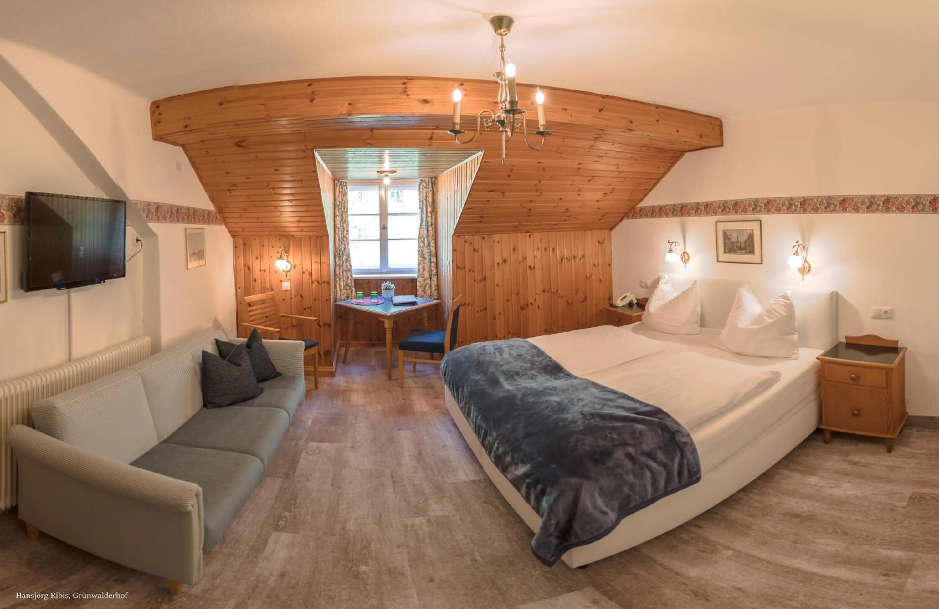 Photo of the whole room, Bed in Hotel Restaurant Grünwalderhof