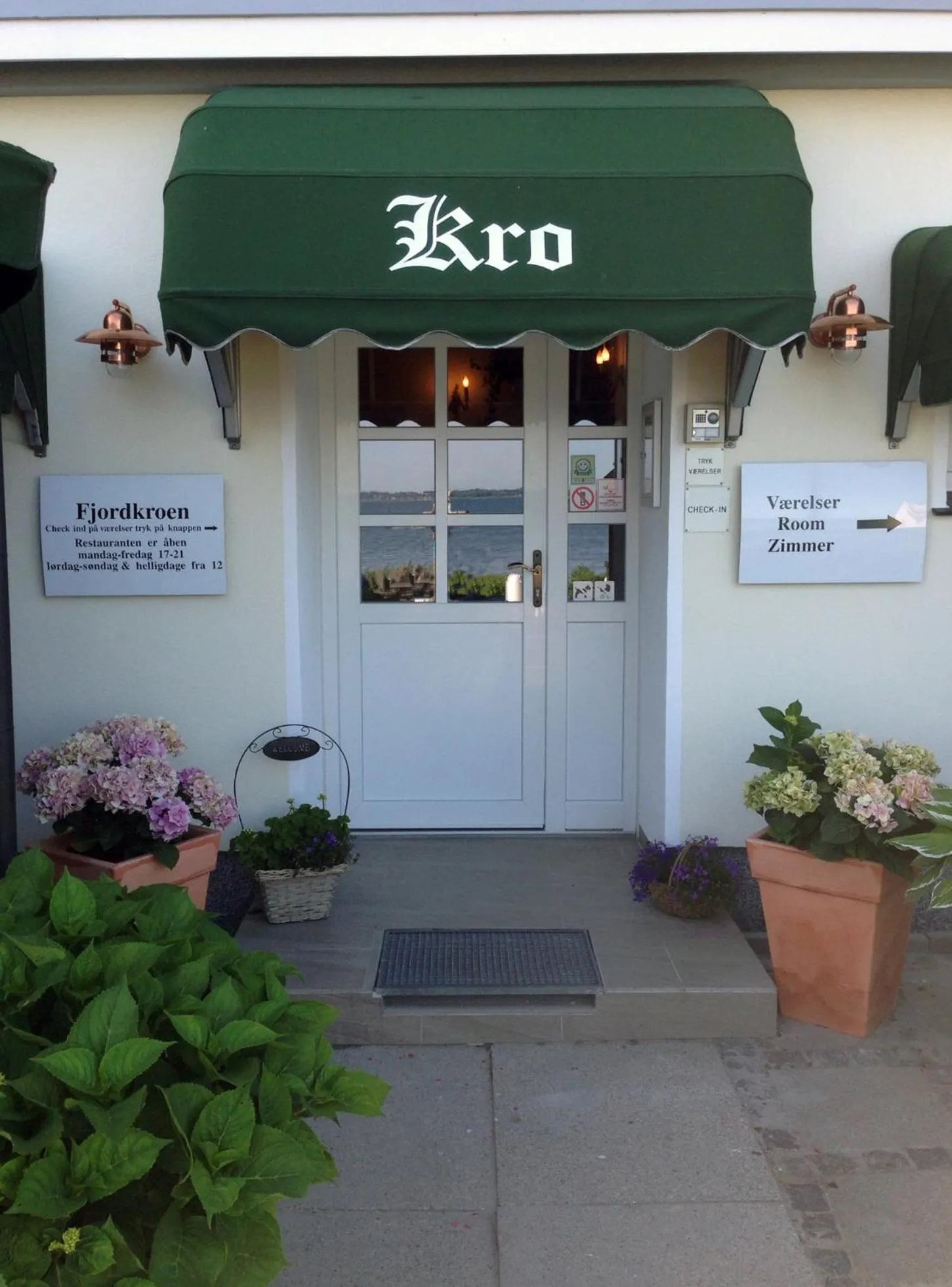 Facade/entrance in Hotel Fjordkroen
