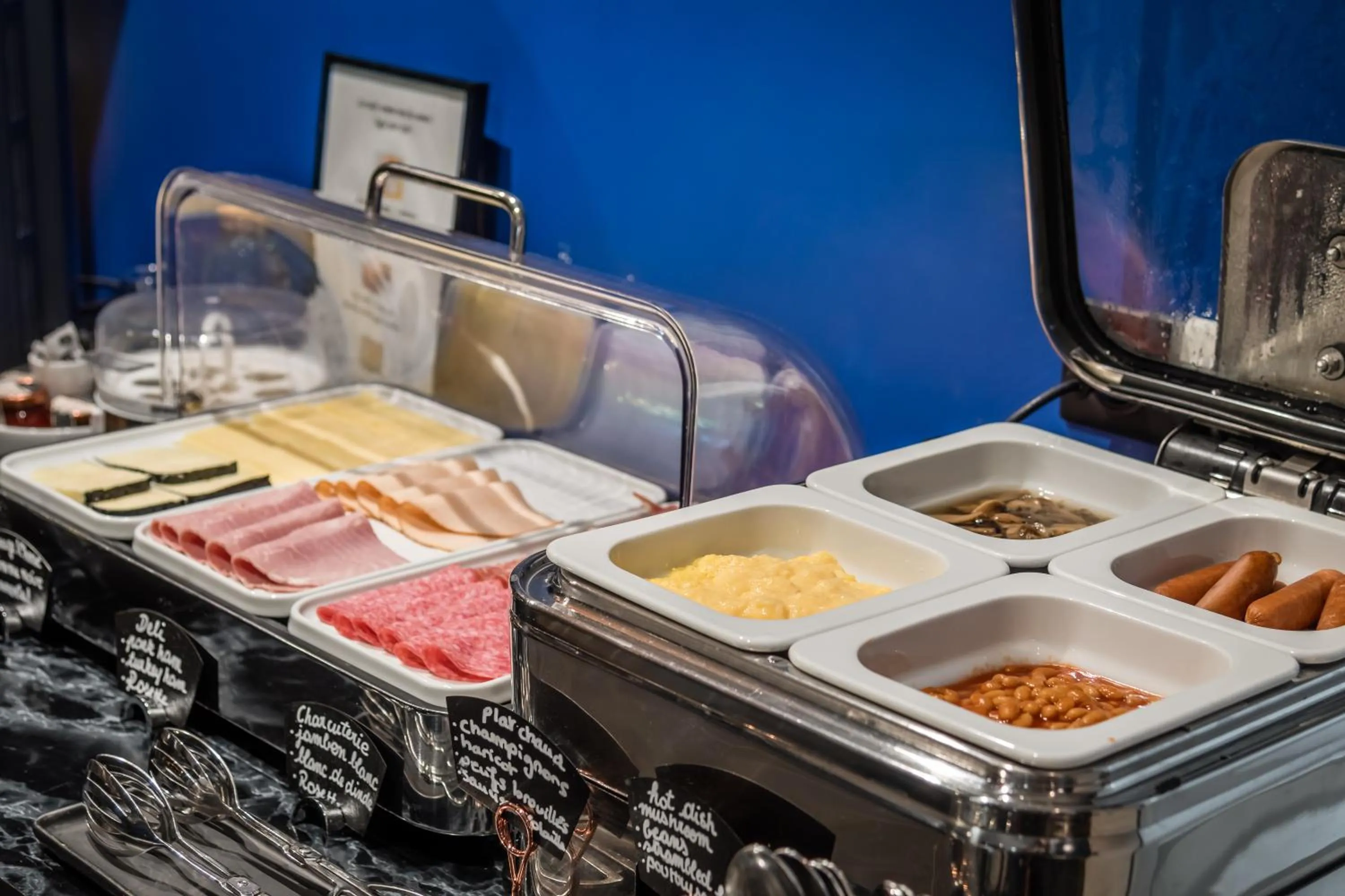 Buffet breakfast in Hotel Archetype Etoile