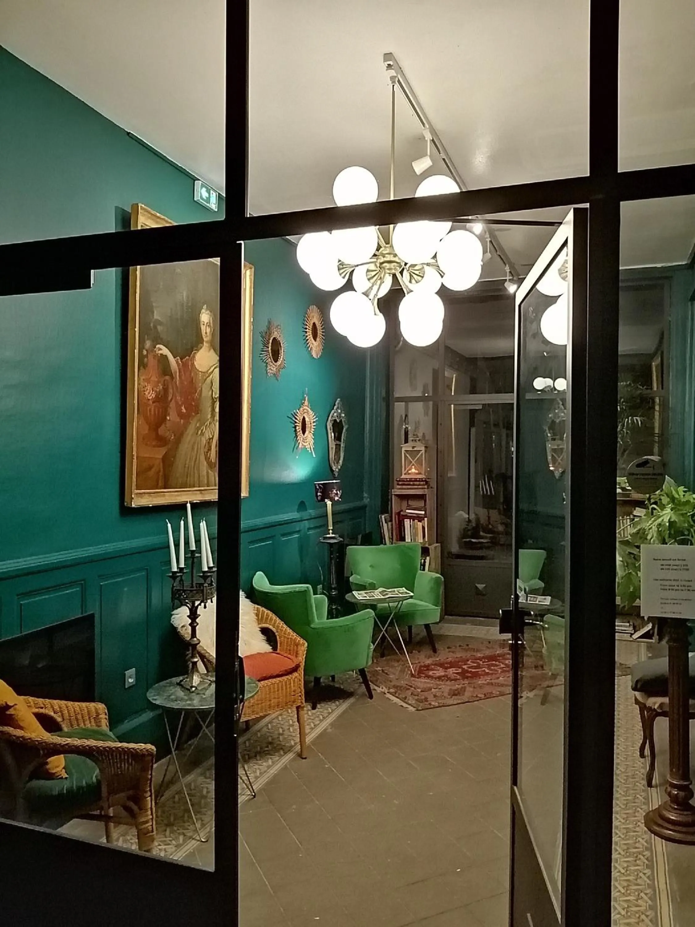 Living room in Hotel Du Cygne Tours