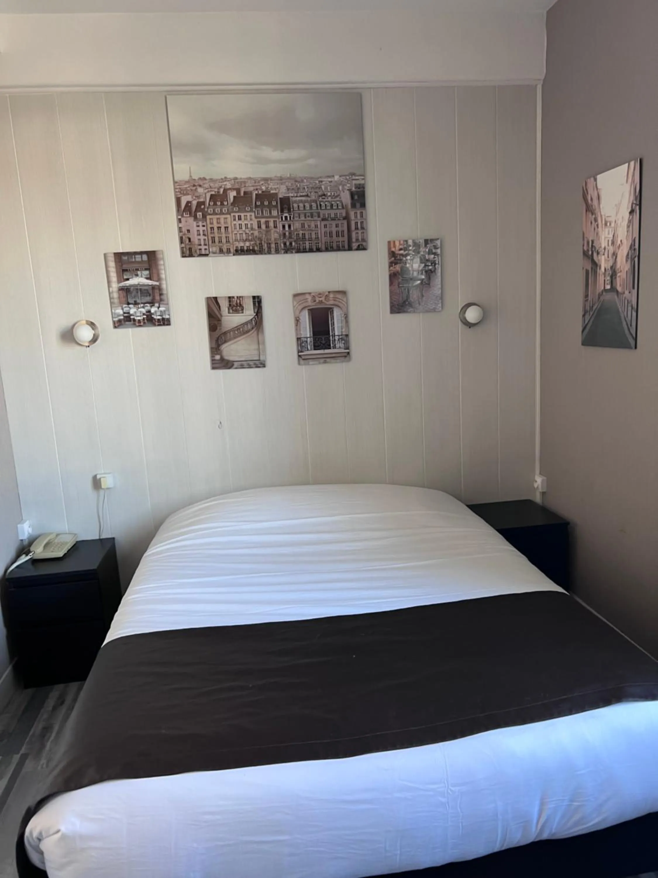 Bed in Hotel De l'Univers