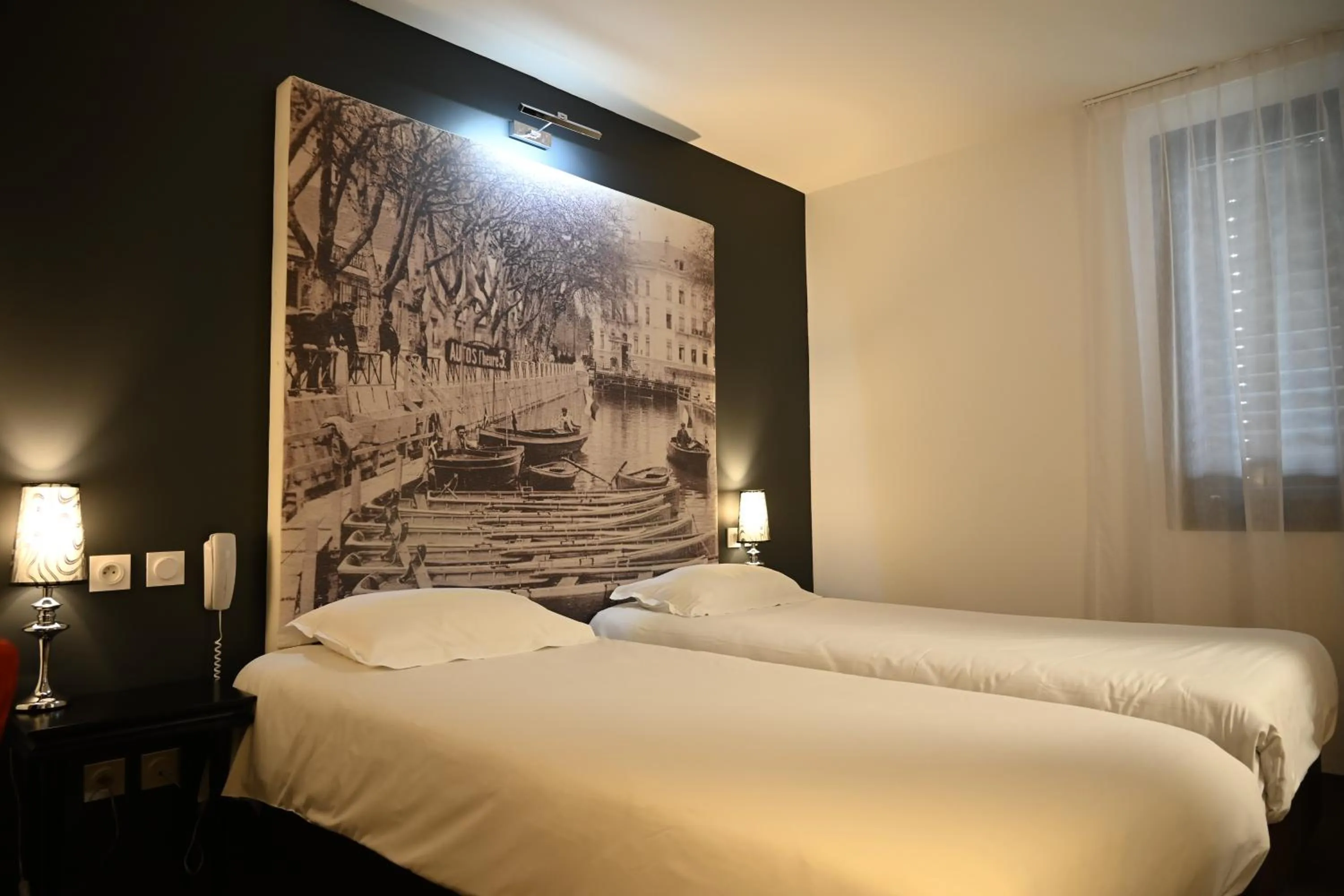 Bed in Hôtel Les Muses