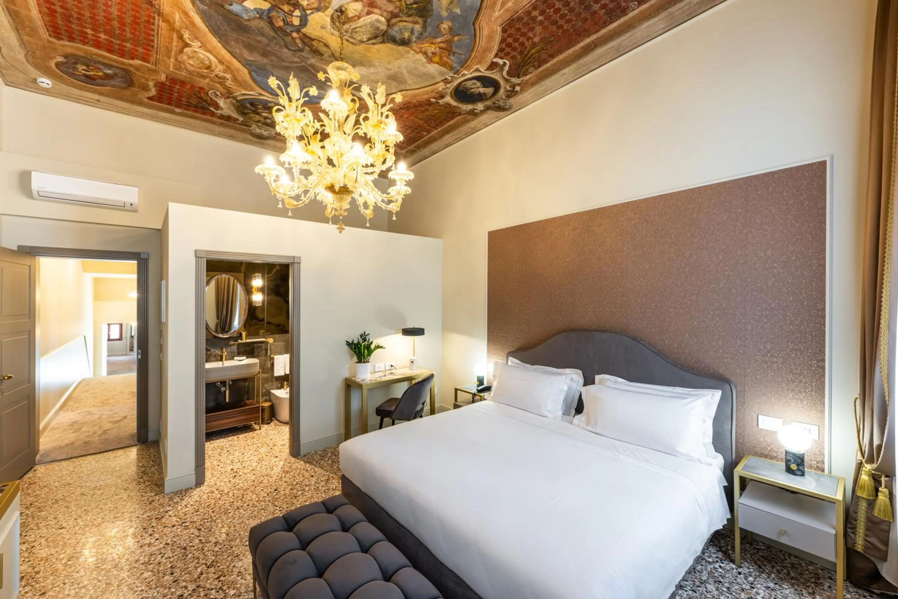 Bed in Hotel Palazzina Sardi