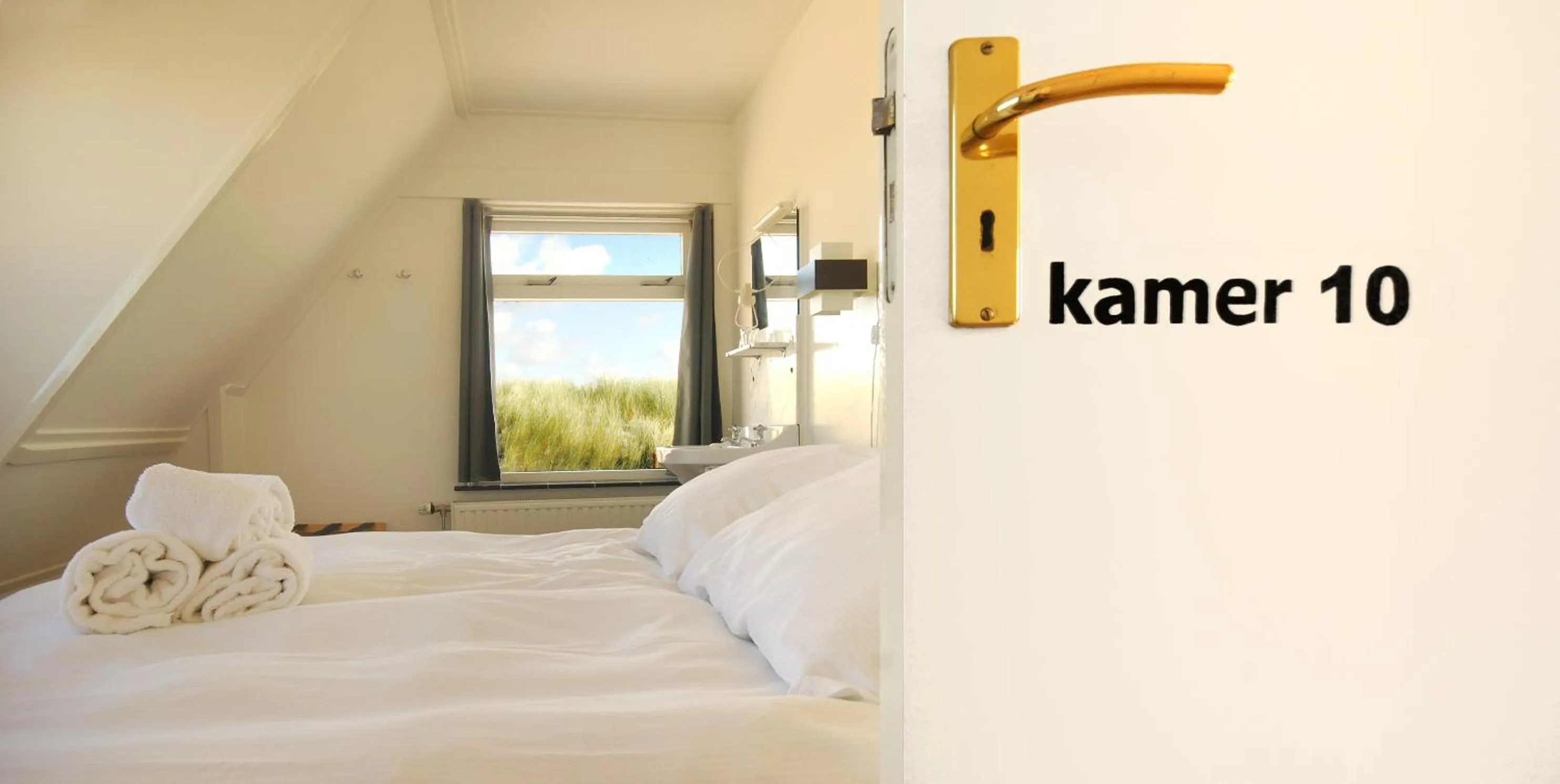 Bed in Strandhotel Terschelling B&B