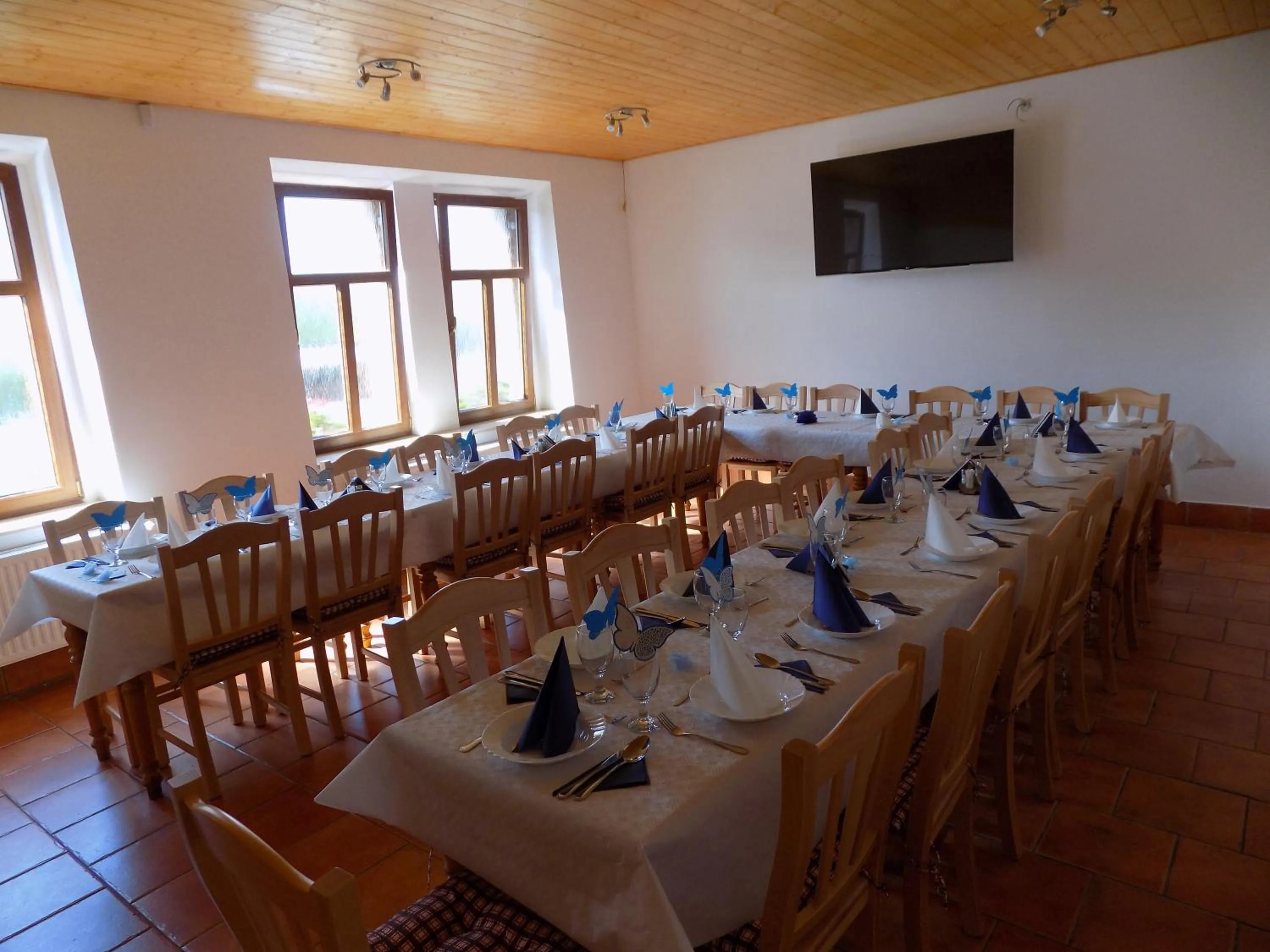 Restaurant/places to eat in Hotel Kreta