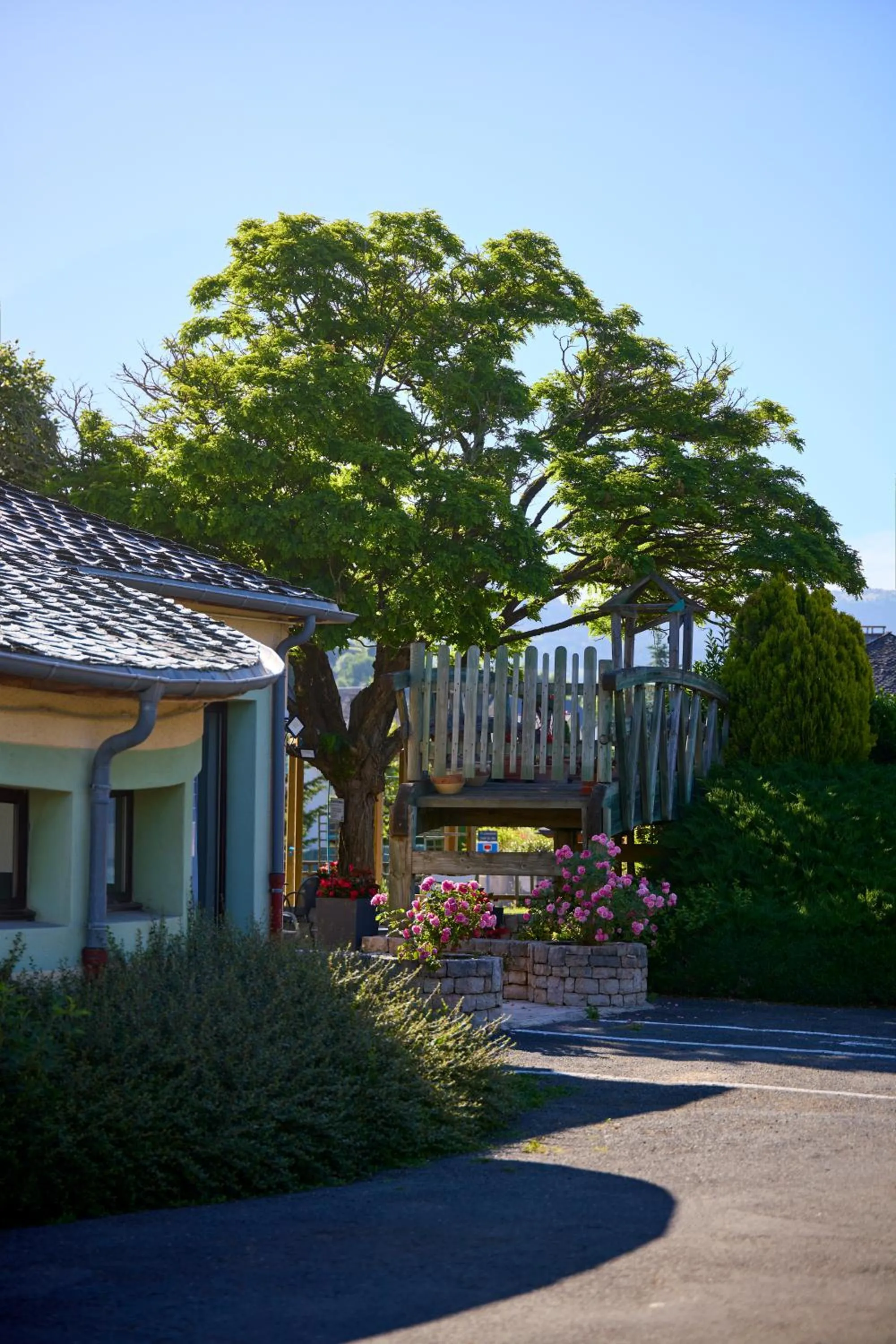 Patio in Hôtel-Restaurant Le Calice Du Gevaudan - A75
